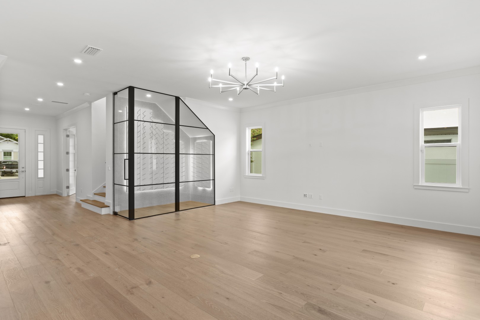 Tampa, Florida, 33611, United States, 6 Bedrooms Bedrooms, ,6 BathroomsBathrooms,Residential,For Sale,1981634