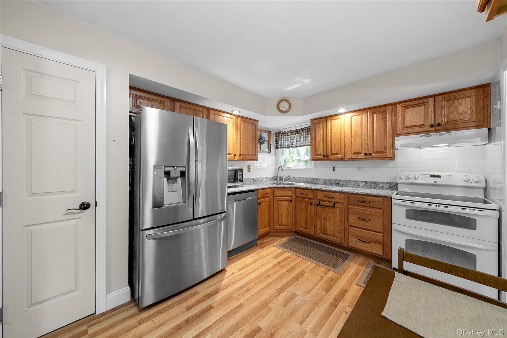  36 Marshall Drive, Selden, NY, 11784 - 物件實景