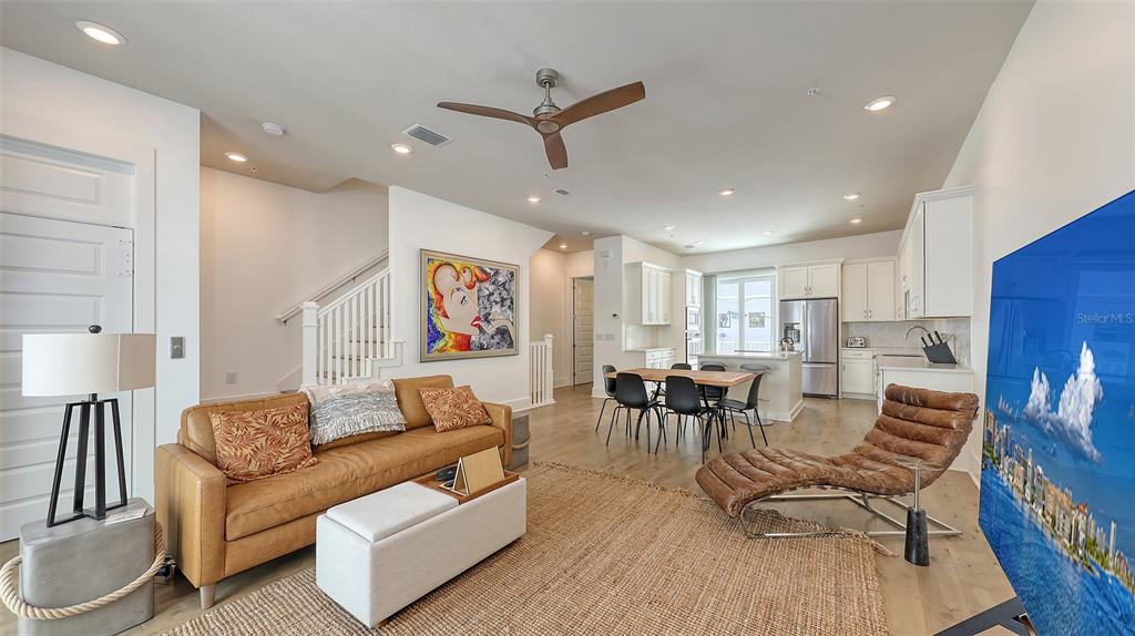 Sarasota, Florida, 34236, United States, 3 Bedrooms Bedrooms, ,4 BathroomsBathrooms,Residential,For Sale,1986560