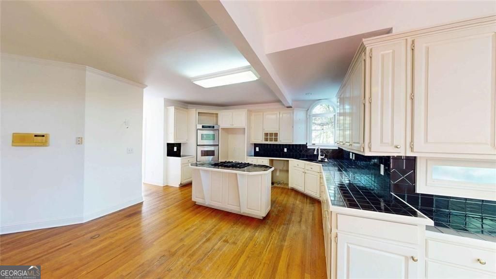 Newnan, Georgia, 30265, United States, 5 Bedrooms Bedrooms, ,5 BathroomsBathrooms,Residential,For Sale,1934725