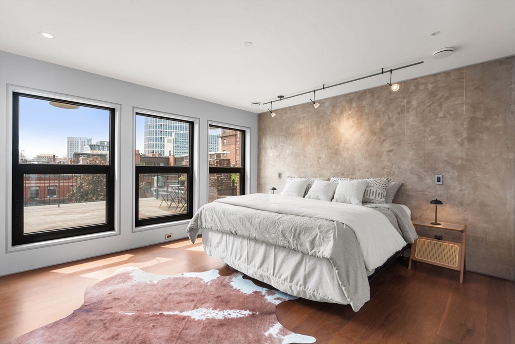 Boston, Massachusetts, 02115, United States, 2 Bedrooms Bedrooms, ,3 BathroomsBathrooms,Residential,For Sale,1818698
