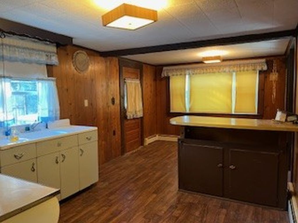 Portsmouth, New Hampshire, 03901, United States, 3 Bedrooms Bedrooms, ,1 BathroomBathrooms,Residential,For Sale,2005632