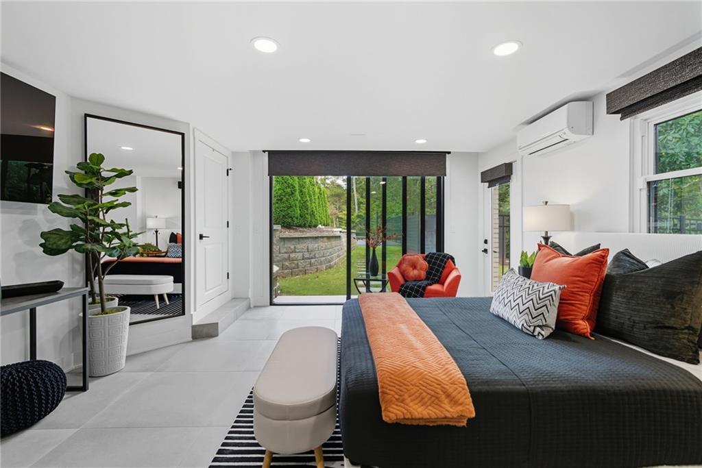 Alpharetta, Georgia, 30005, United States, 4 Bedrooms Bedrooms, ,6 BathroomsBathrooms,Residential,For Sale,1983404