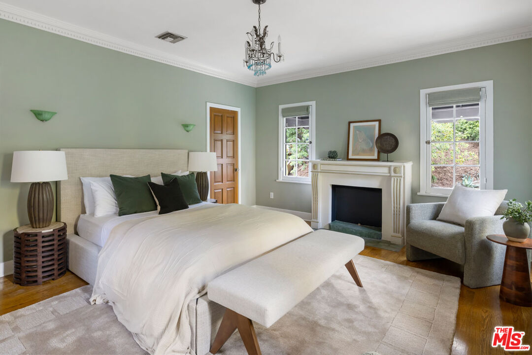 Los Angeles, California, 90065, United States, 5 Bedrooms Bedrooms, ,5 BathroomsBathrooms,Residential,For Sale,1987720