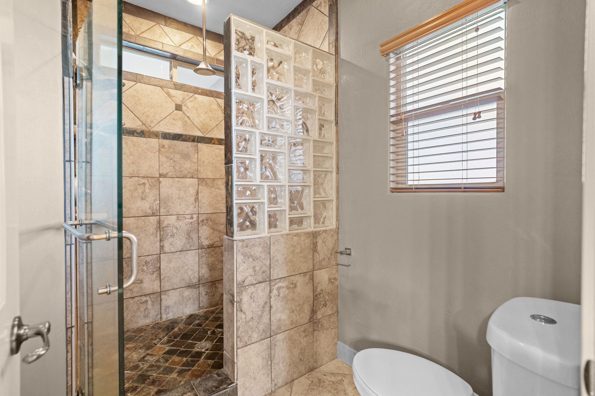 Santa Clara, Utah, 84765, United States, 4 Bedrooms Bedrooms, ,3 BathroomsBathrooms,Residential,For Sale,1992069