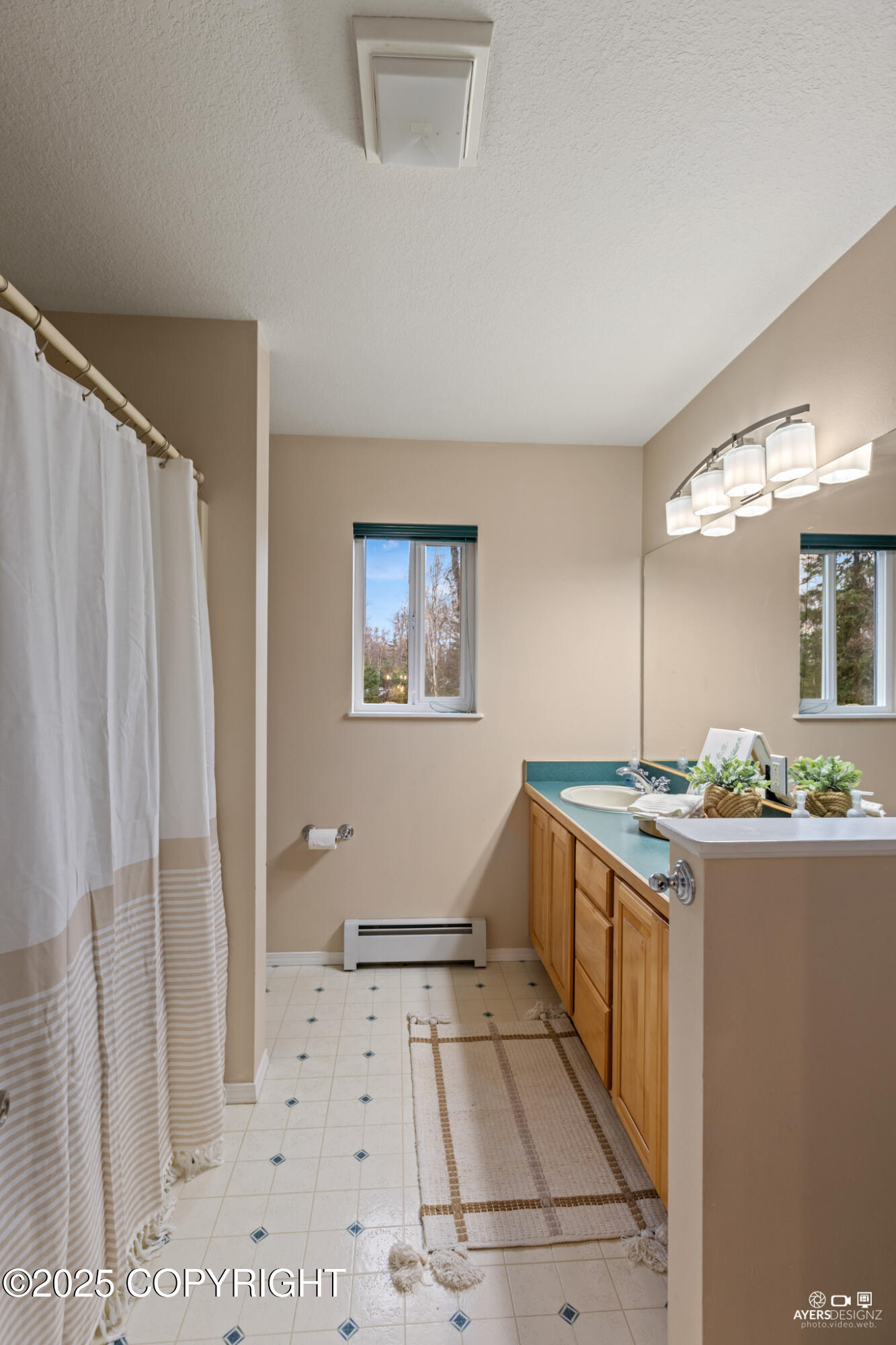 Soldotna, Alaska, 99669, United States, 4 Bedrooms Bedrooms, ,3 BathroomsBathrooms,Residential,For Sale,1981702