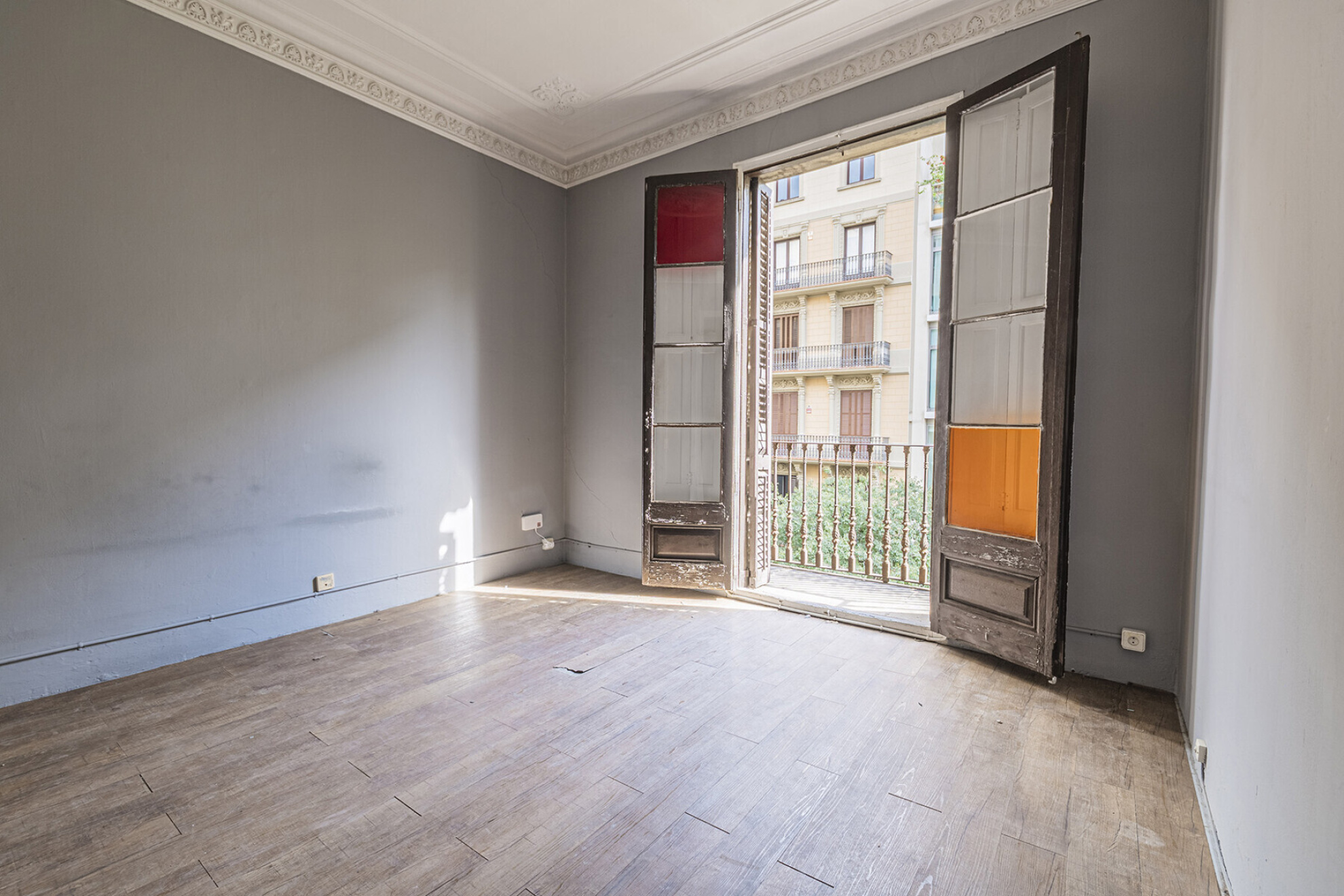  Historical apartment to renovate on prime location in Eixample - 物件實景