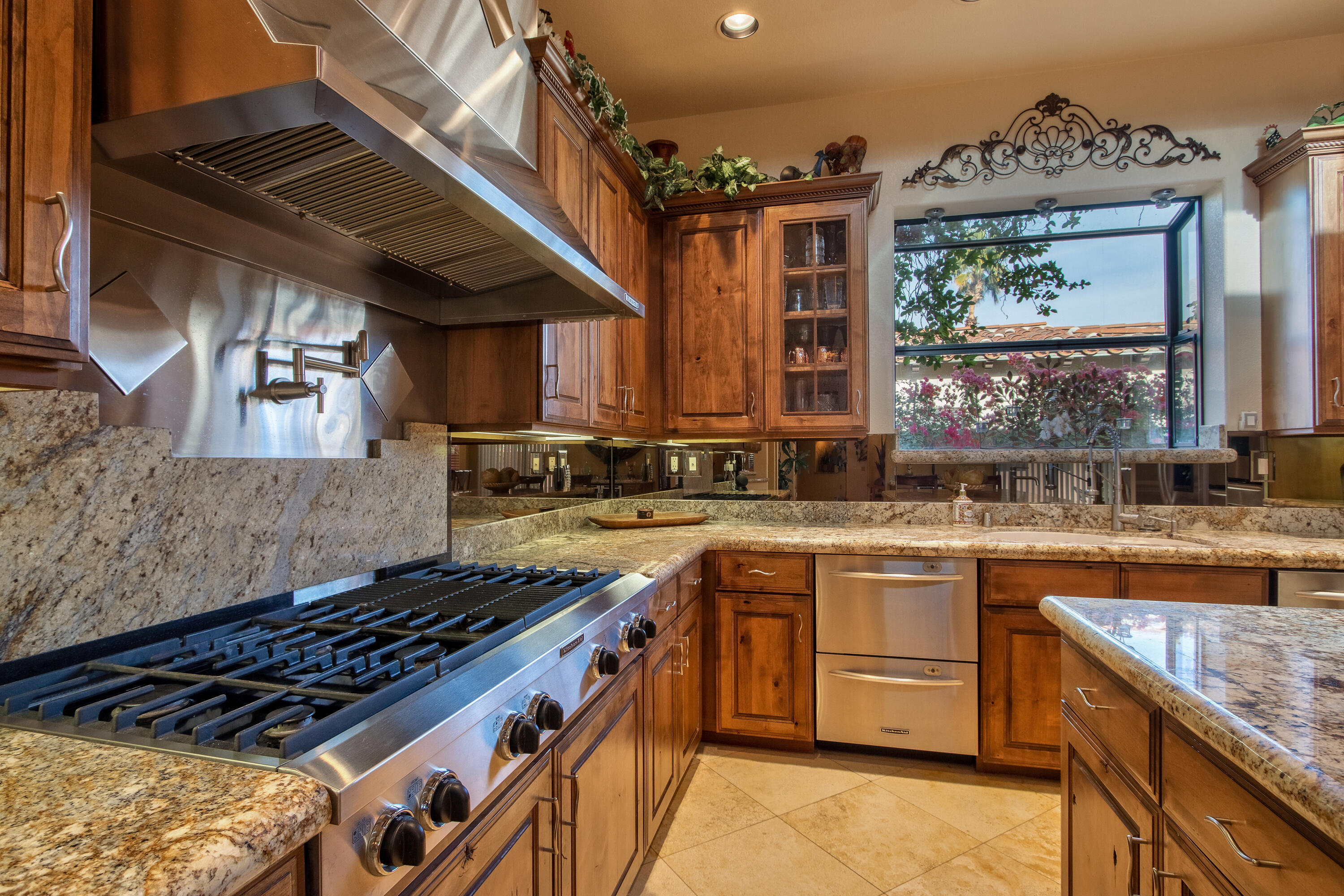 La Quinta, California, 92253, United States, 4 Bedrooms Bedrooms, ,4 BathroomsBathrooms,Residential,For Sale,1940947