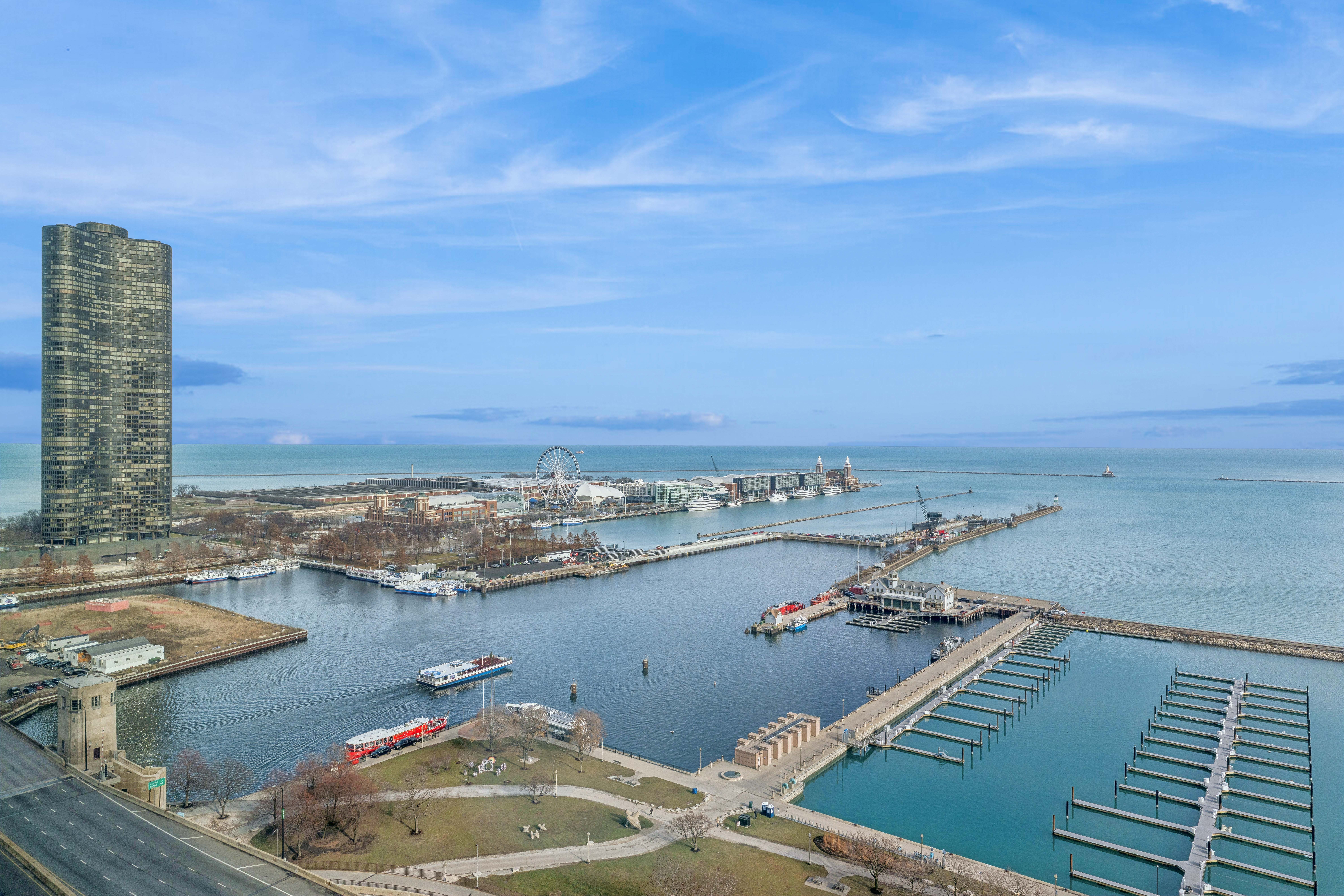  Experience Luxury Resort-Style Lakefront Living at Cirrus - 物件實景