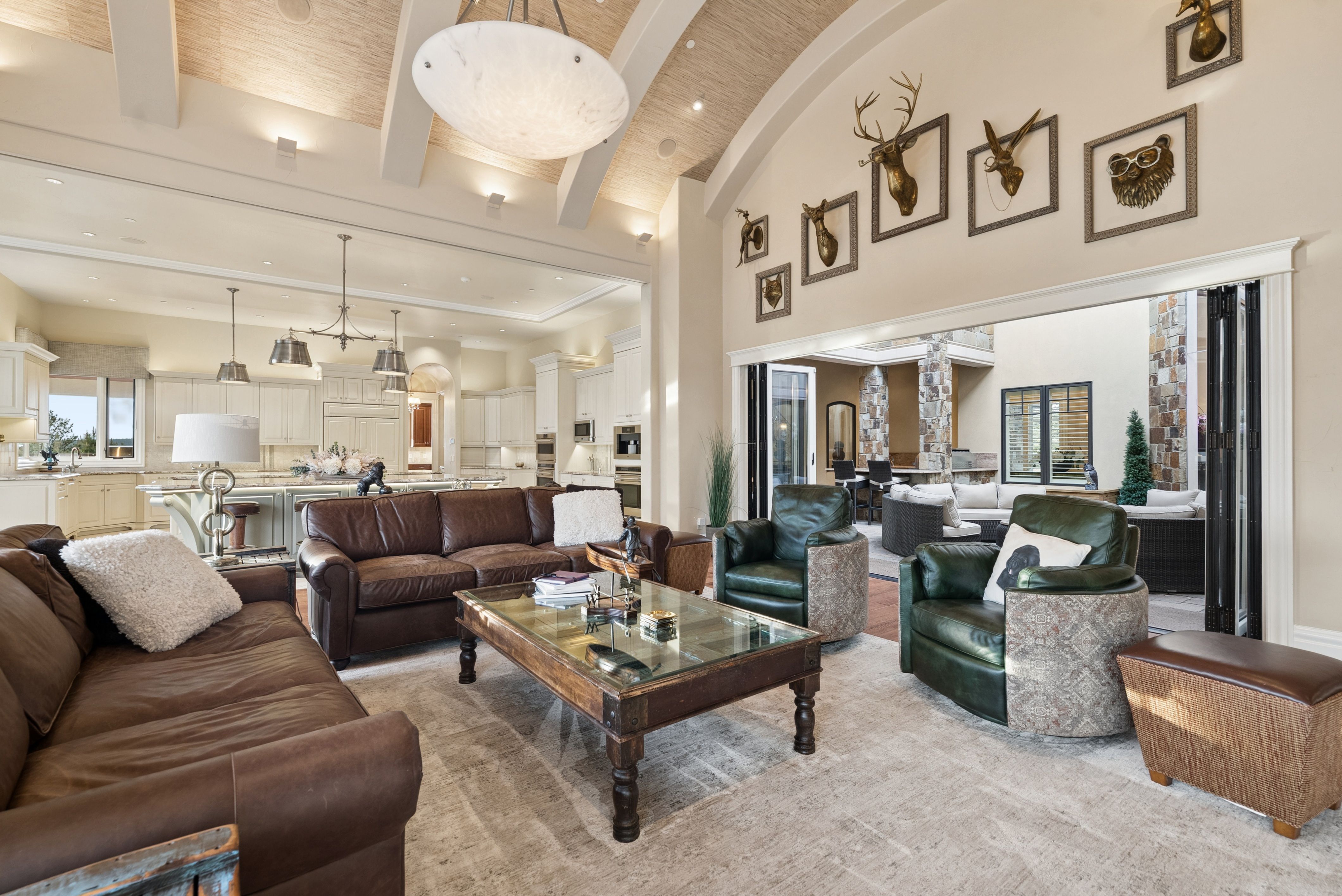  Extraordinary legacy estate on 2.59 private acres in Cathedral Pines - 物件實景