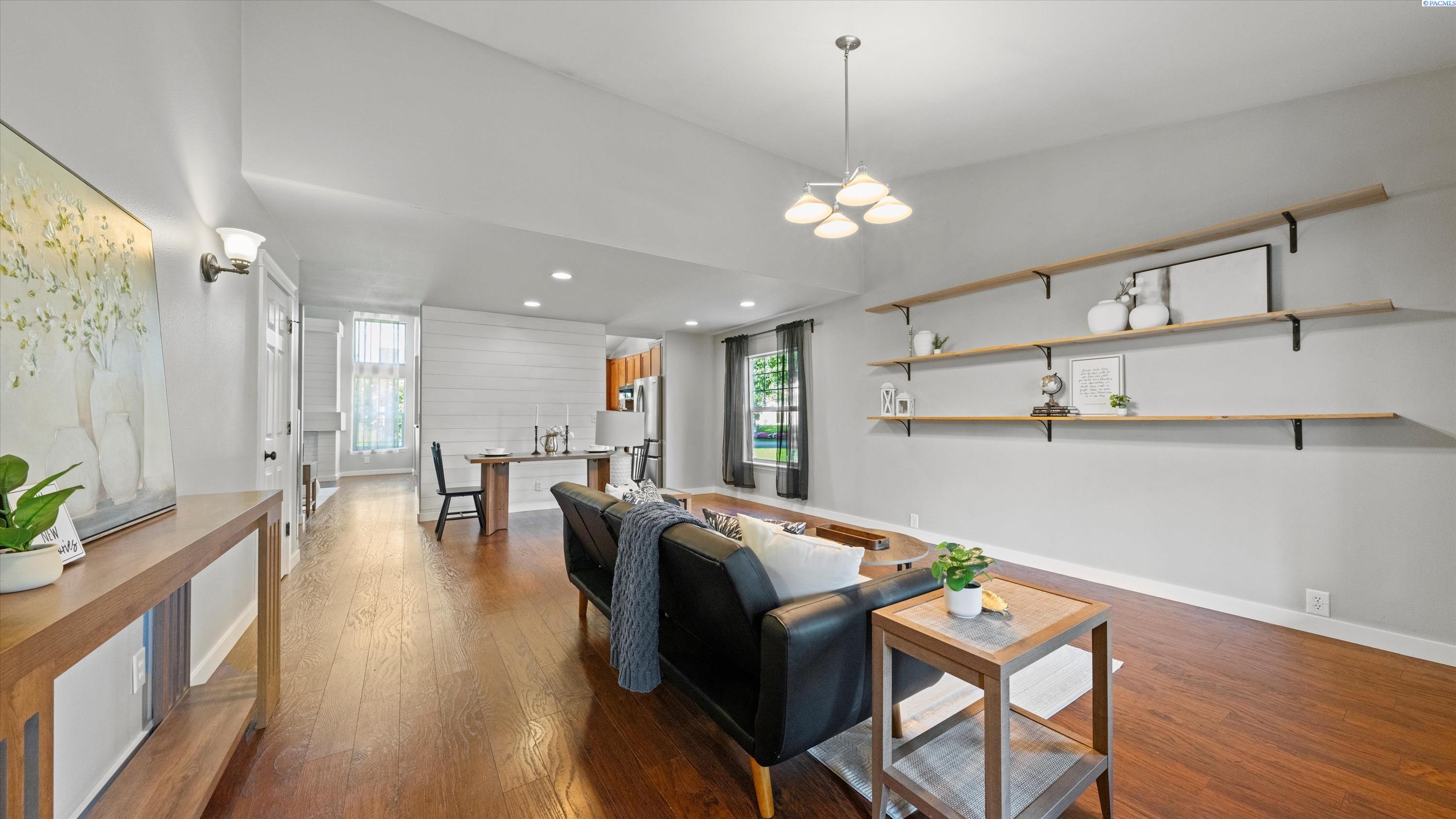 Pasco, Washington, 99301, United States, 4 Bedrooms Bedrooms, ,2 BathroomsBathrooms,Residential,For Sale,1956772