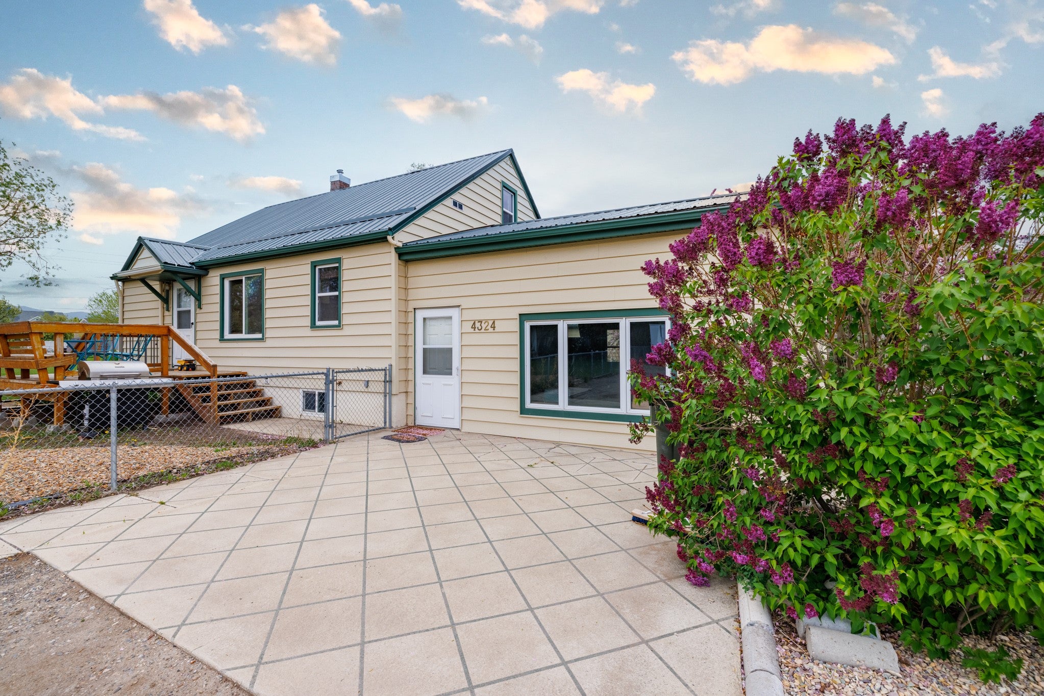 Helena, Montana, 59602, United States, 3 Bedrooms Bedrooms, ,2 BathroomsBathrooms,Residential,For Sale,1837520