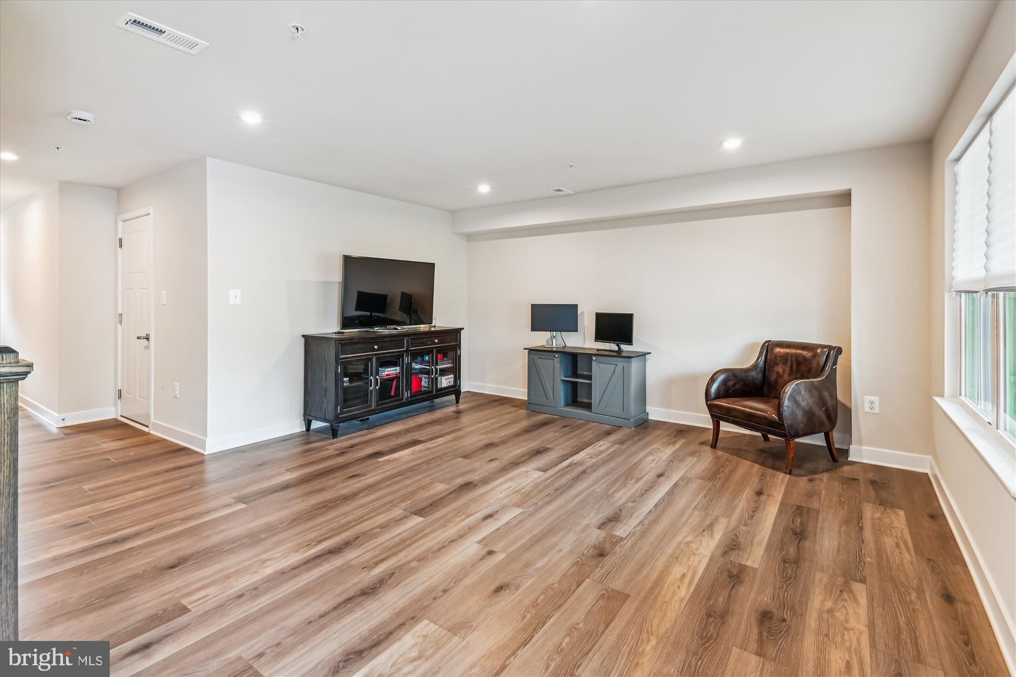 Pasadena, Maryland, 21122, United States, 3 Bedrooms Bedrooms, ,3 BathroomsBathrooms,Residential,For Sale,1982295