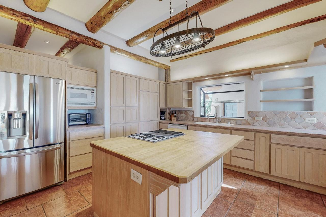 30 Apache Creek, Santa Fe, New Mexico, 87505, United States, 5 Bedrooms Bedrooms, ,4 BathroomsBathrooms,Residential,For Sale,30 Apache Creek,1591905