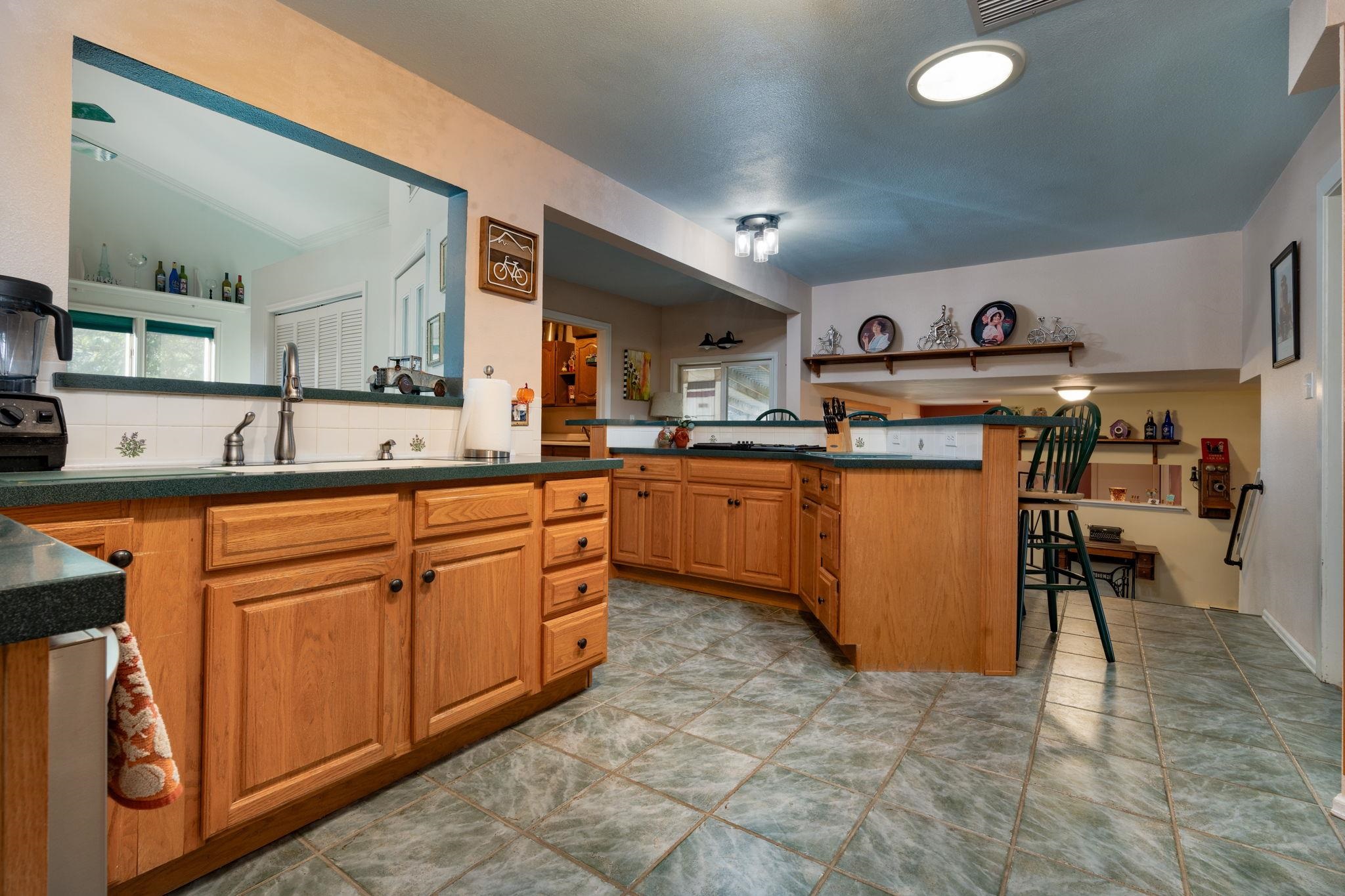 Palisade, Colorado, 81526, United States, 5 Bedrooms Bedrooms, ,6 BathroomsBathrooms,Residential,For Sale,2007514