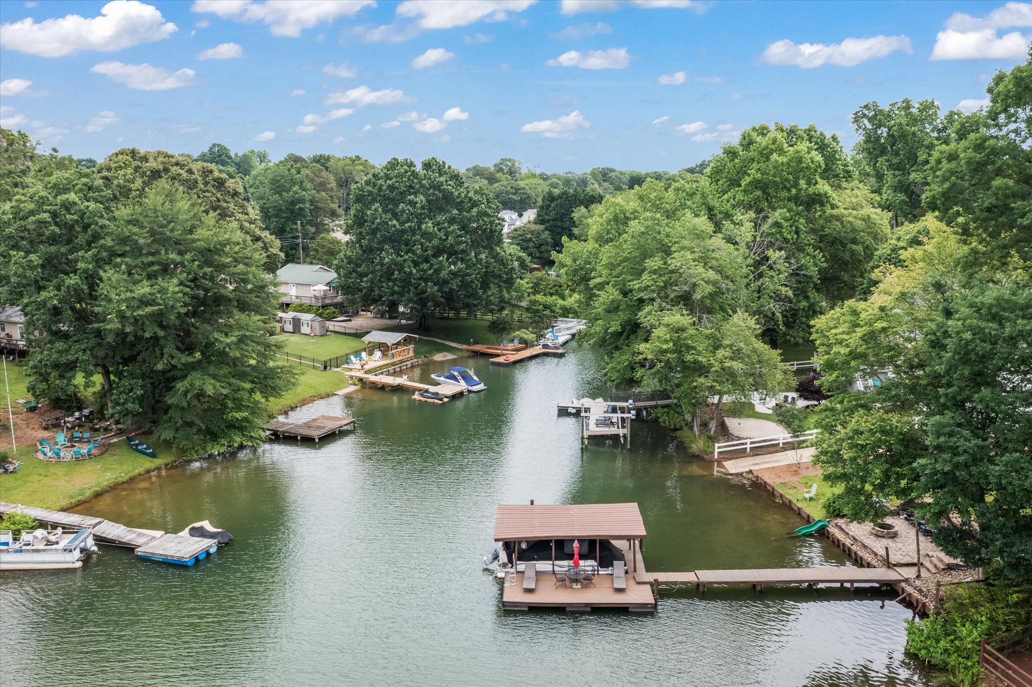 Mooresville, North Carolina, 28117, United States, 2 Bedrooms Bedrooms, ,3 BathroomsBathrooms,Residential,For Sale,1841557