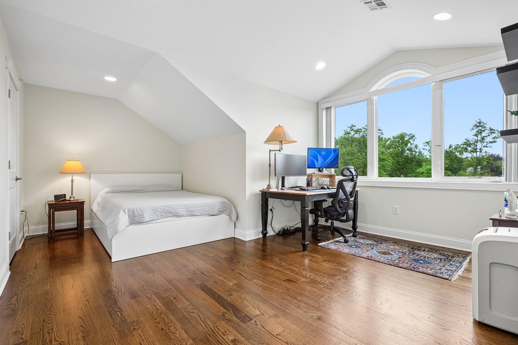 ?Steven Court Community? Meticulously Maintained Top to Bottom Townhome - 物件實景