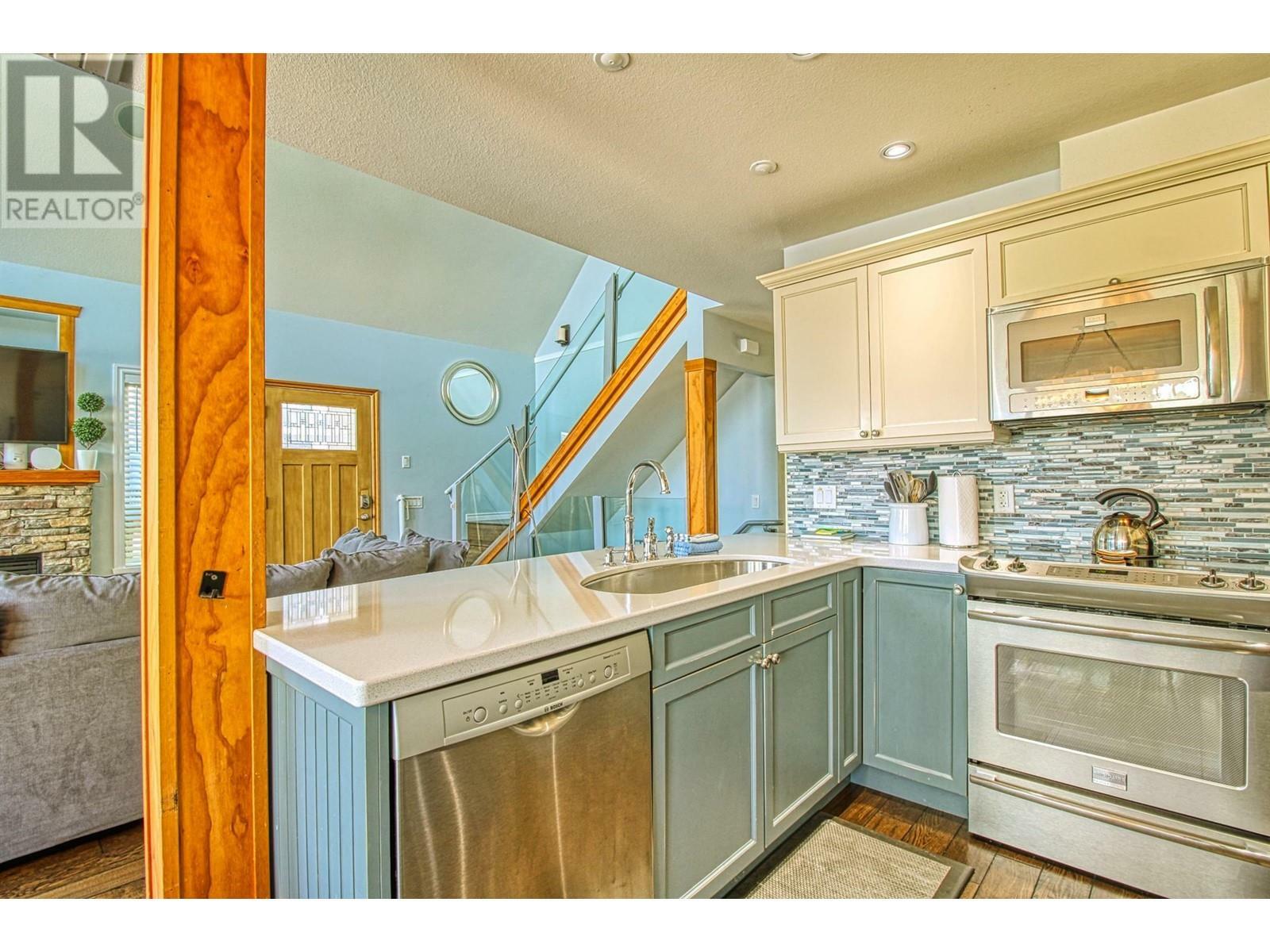 KELOWNA, British Columbia, V1Z 3R8, CA, 3 Bedrooms Bedrooms, ,2 BathroomsBathrooms,Residential,For Sale,1838856