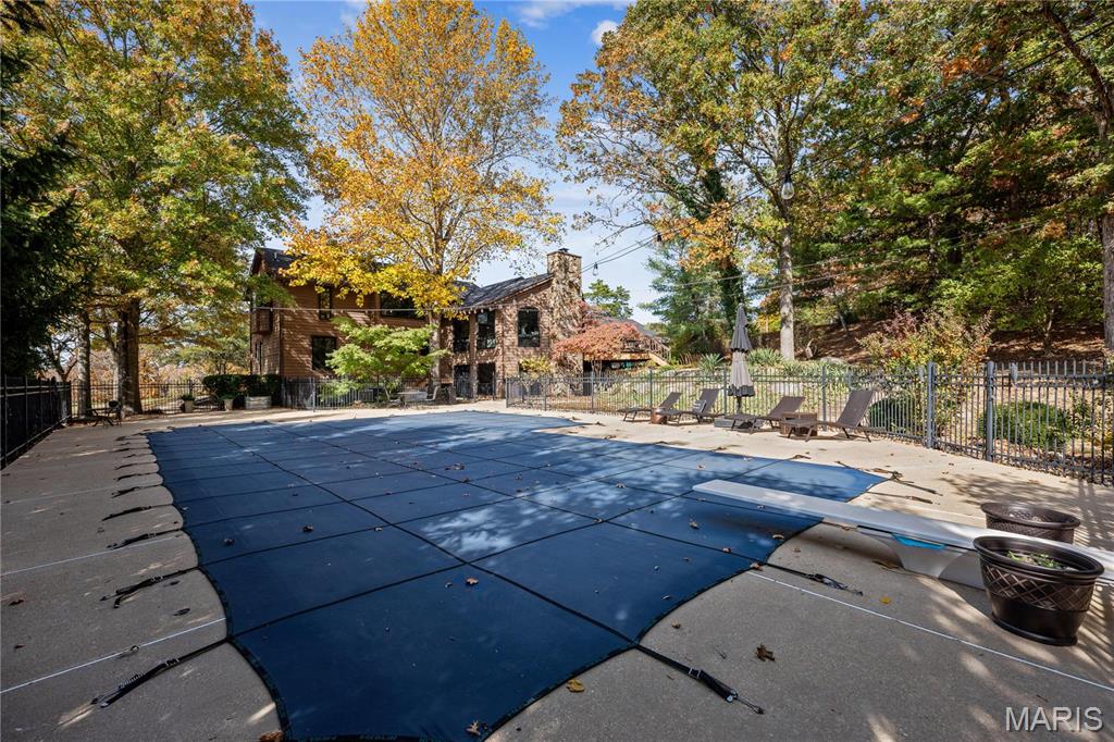 Sullivan, Missouri, 63080, United States, 5 Bedrooms Bedrooms, ,5 BathroomsBathrooms,Residential,For Sale,1906058