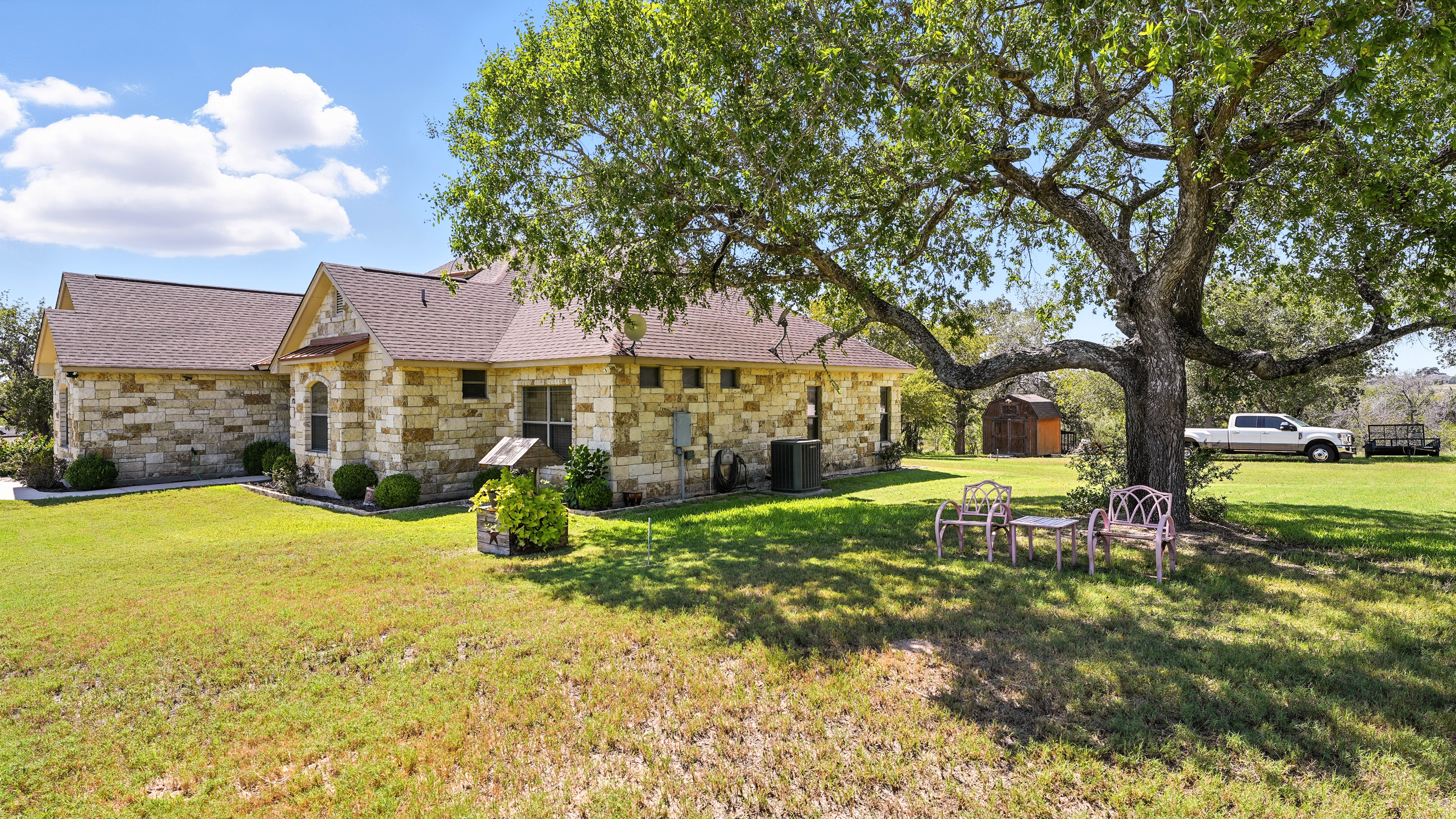 Floresville, Texas, 78114, United States, 3 Bedrooms Bedrooms, ,2 BathroomsBathrooms,Residential,For Sale,1978847