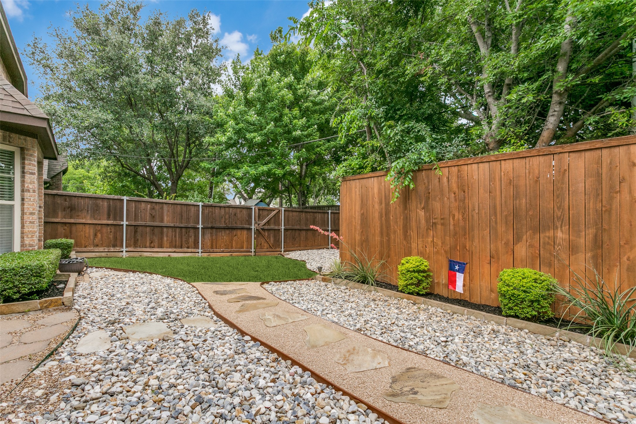 Grapevine, Texas, 76051, United States, 3 Bedrooms Bedrooms, ,2 BathroomsBathrooms,Residential,For Sale,1857561