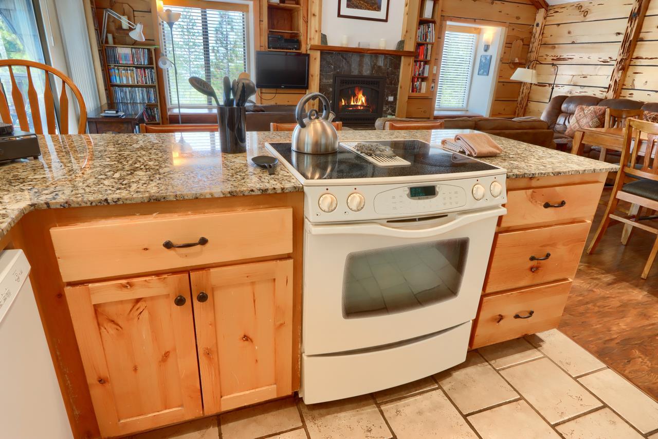 Yosemite West, California, 95389, United States, 2 Bedrooms Bedrooms, ,2 BathroomsBathrooms,Residential,For Sale,1977211