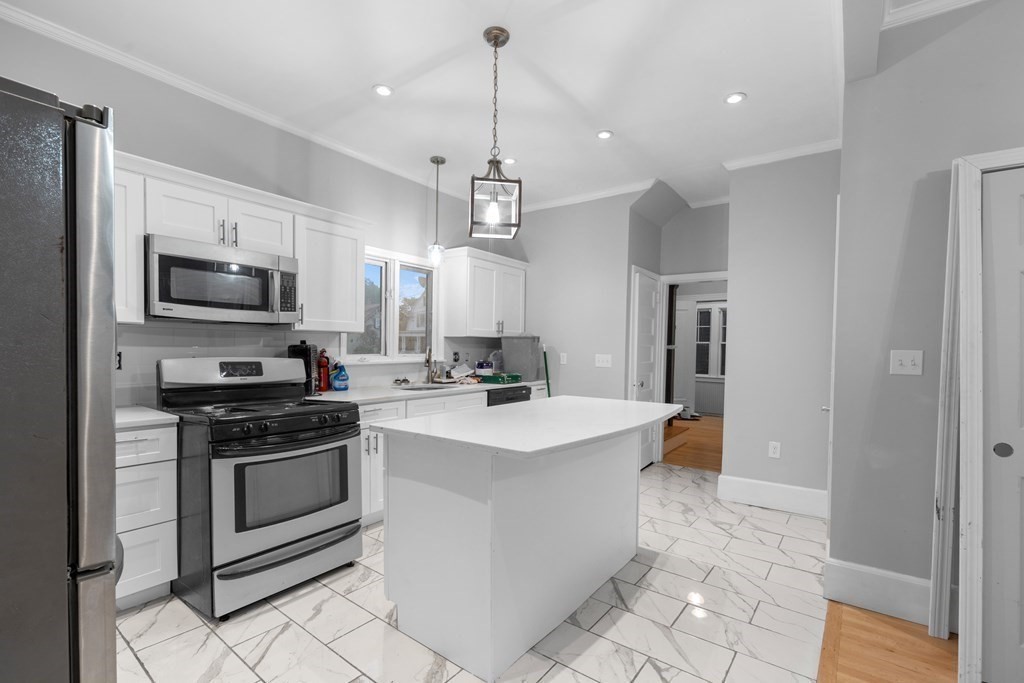 Taunton, Massachusetts, 02780, United States, 4 Bedrooms Bedrooms, ,3 BathroomsBathrooms,Residential,For Sale,1888080