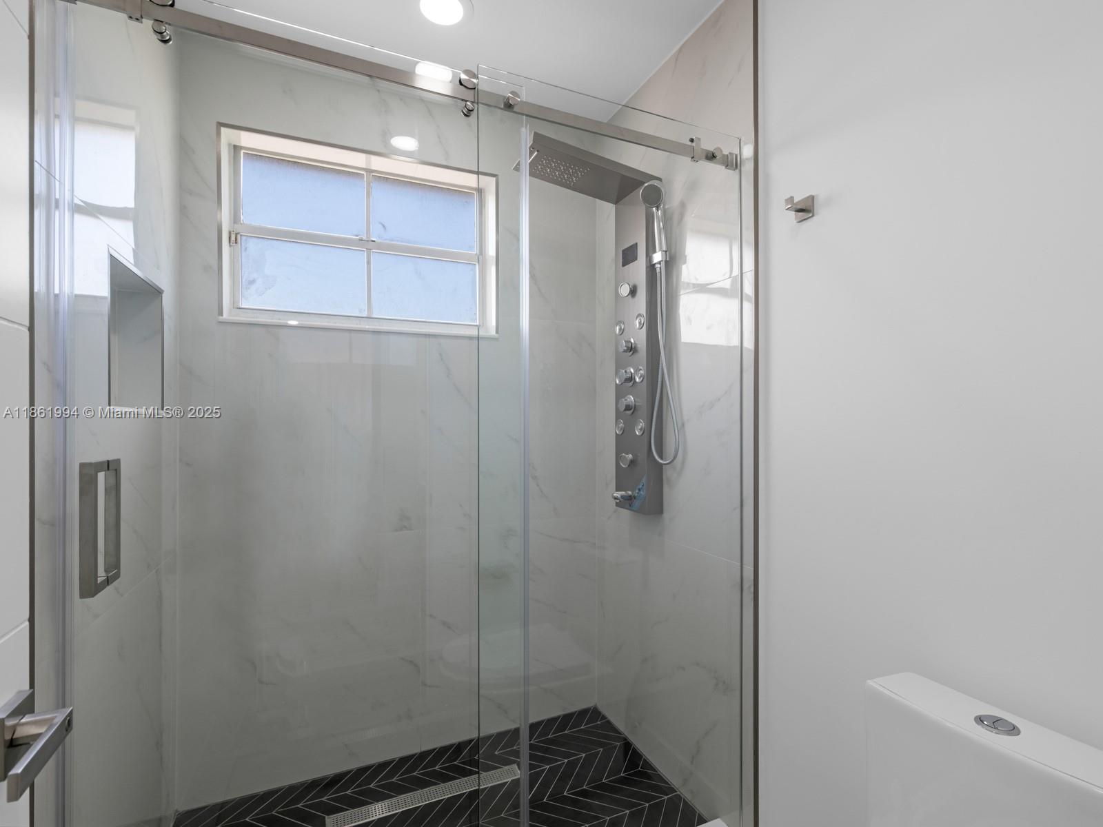 Pembroke Pines, Florida, 33029, United States, 3 Bedrooms Bedrooms, ,3 BathroomsBathrooms,Residential,For Sale,1923091