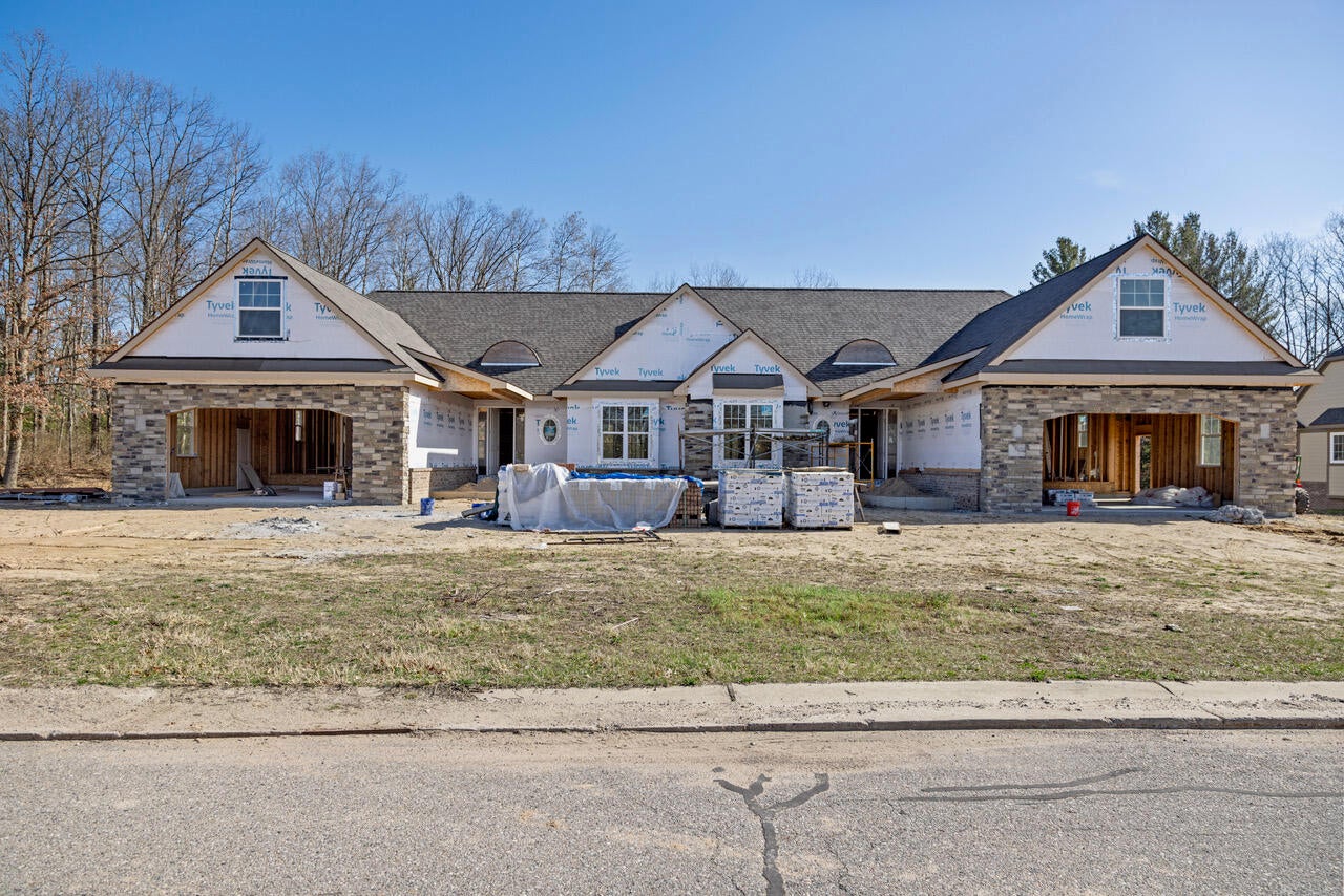 Stanwood, Michigan, 49346, United States, 2 Bedrooms Bedrooms, ,3 BathroomsBathrooms,Residential,For Sale,1812728