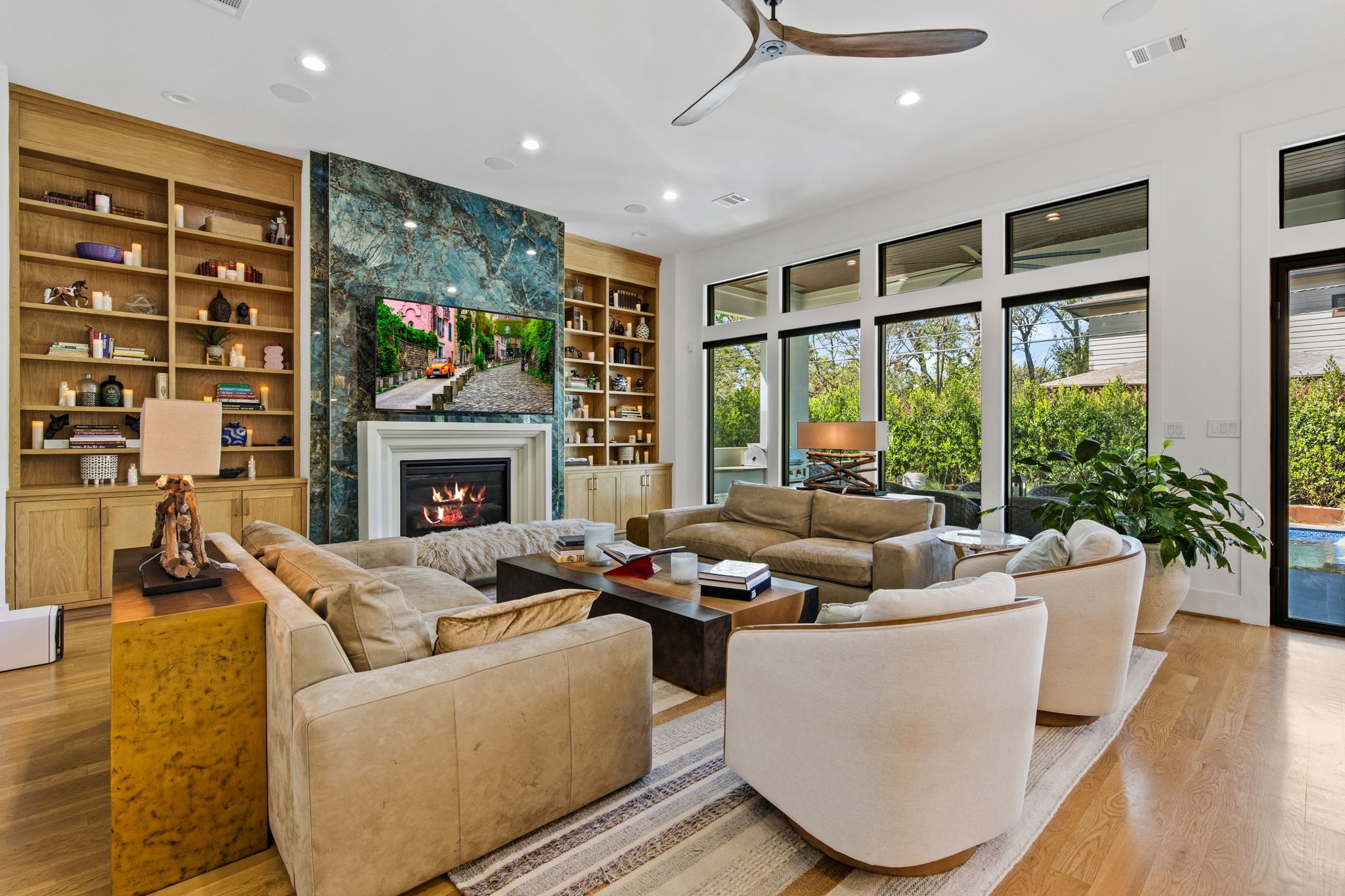  878 W 41st Street - 物件實景