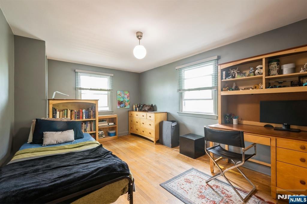 Cresskill, New Jersey, 07626, United States, 3 Bedrooms Bedrooms, ,2 BathroomsBathrooms,Residential,For Sale,1987908