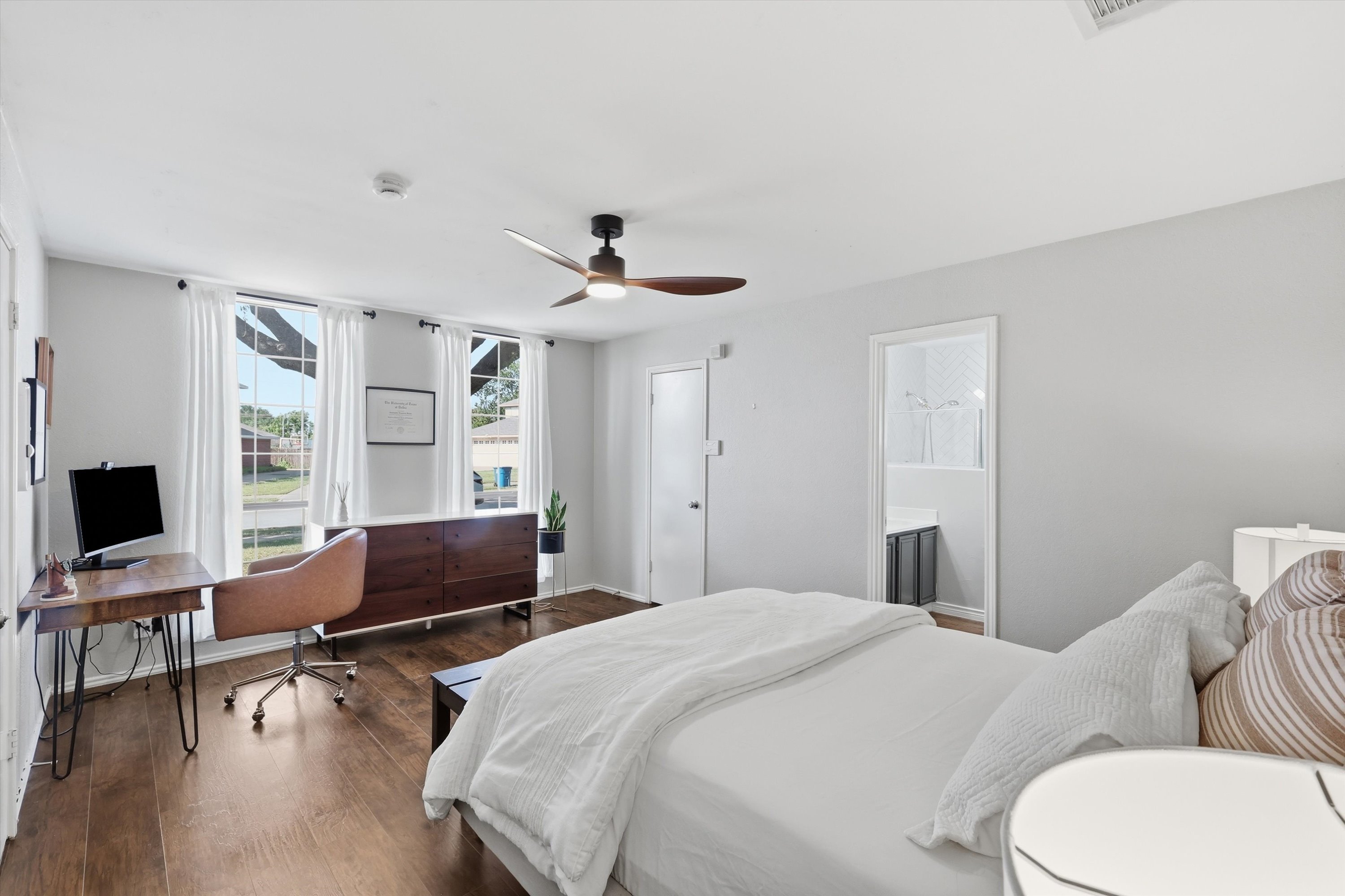  Beautifully Updated in Rowlett with a 2.75% Assumable FHA Loan - 物件實景