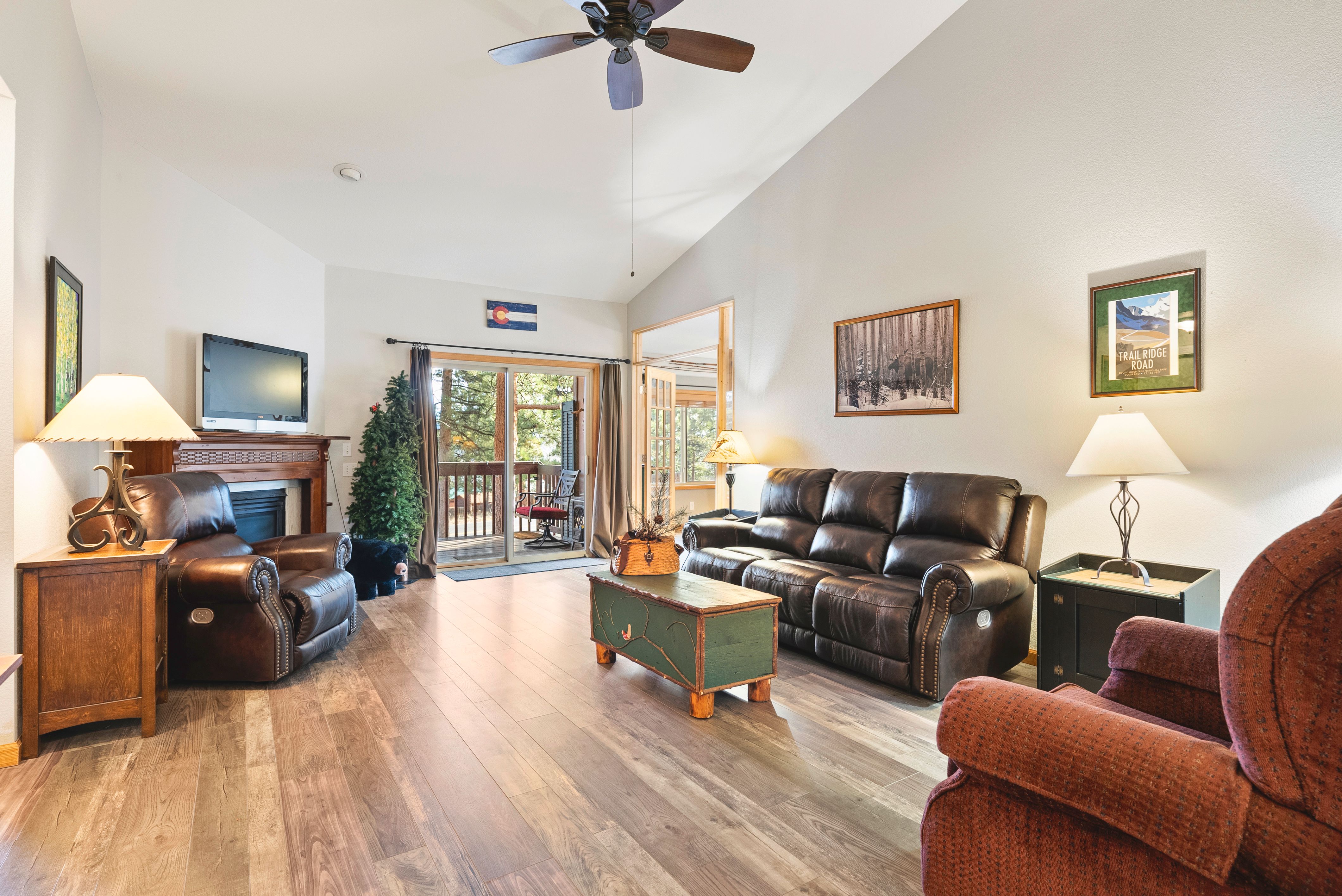  Beautifully Remodeled Home Tucked Away on Quiet Cul-De-Sac - 物件實景