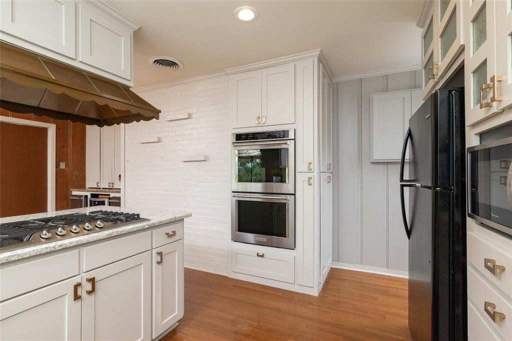 Weatherford, Texas, 76086, United States, 3 Bedrooms Bedrooms, ,4 BathroomsBathrooms,Residential,For Sale,1974864