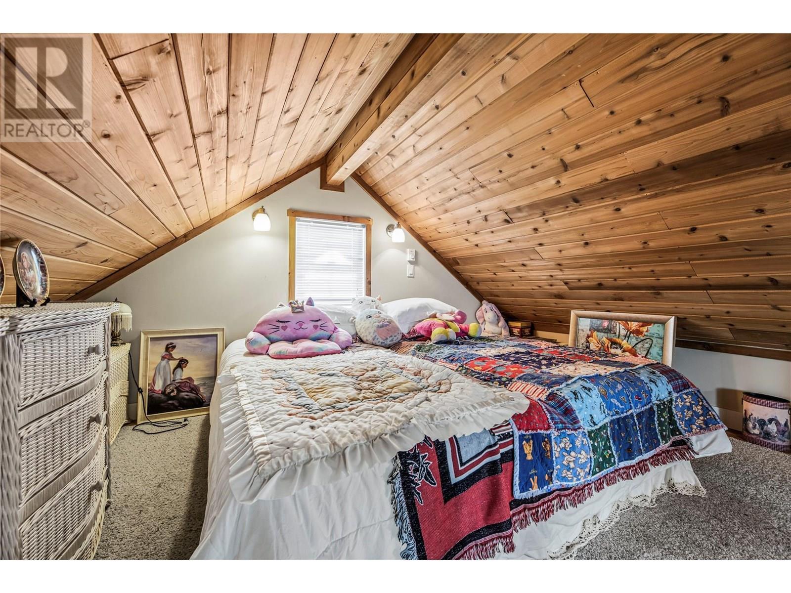 TAPPEN, British Columbia, V0E 2X2, CA, 2 Bedrooms Bedrooms, ,2 BathroomsBathrooms,Residential,For Sale,1868276