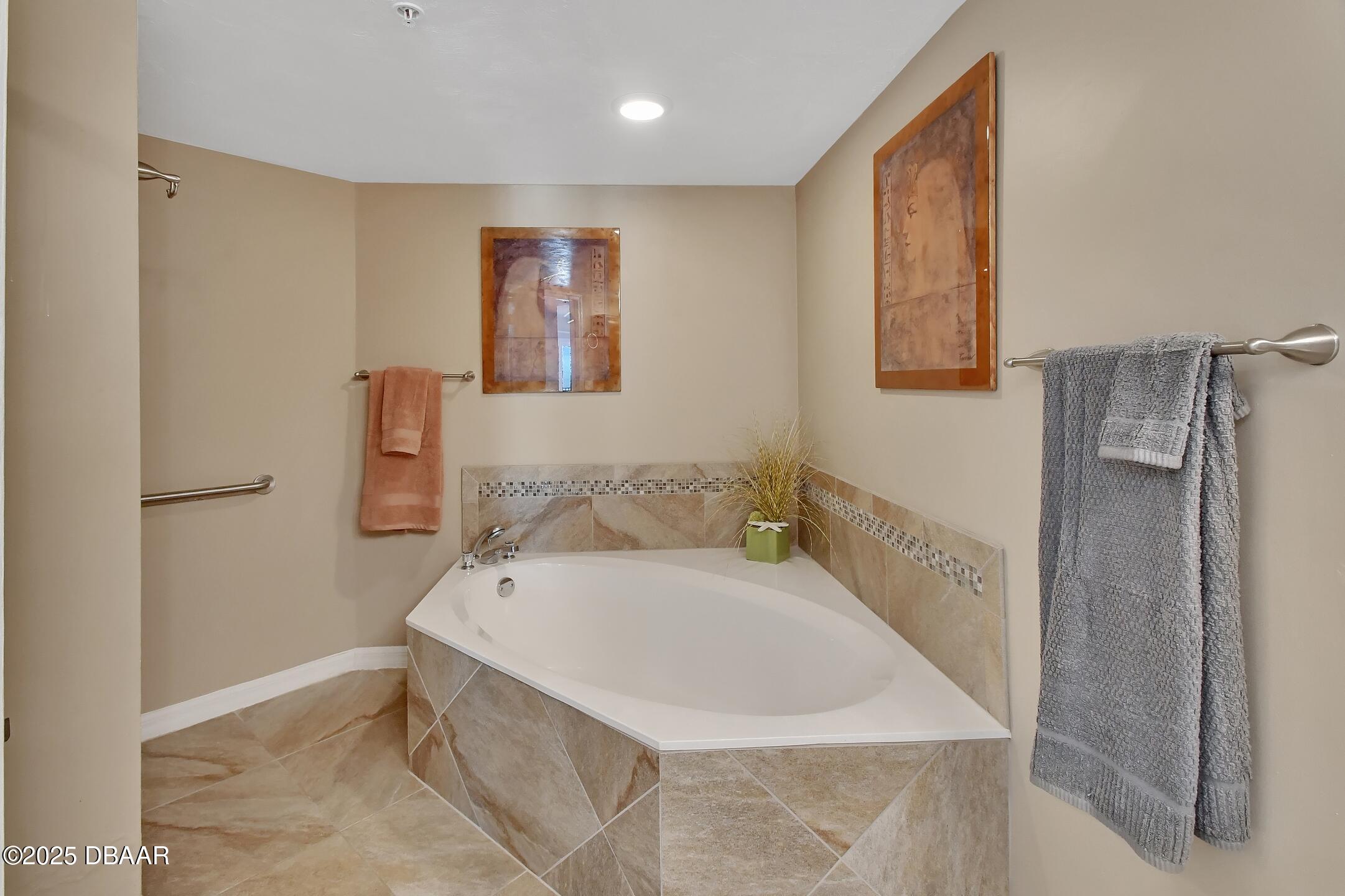 Daytona Beach, Florida, 32118, United States, 2 Bedrooms Bedrooms, ,2 BathroomsBathrooms,Residential,For Sale,1906573