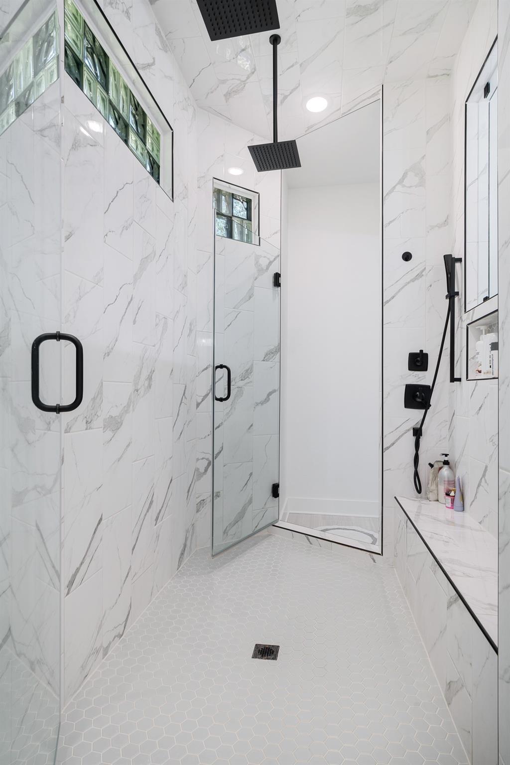 Paris, Texas, 75462, United States, 6 Bedrooms Bedrooms, ,5 BathroomsBathrooms,Residential,For Sale,1982546