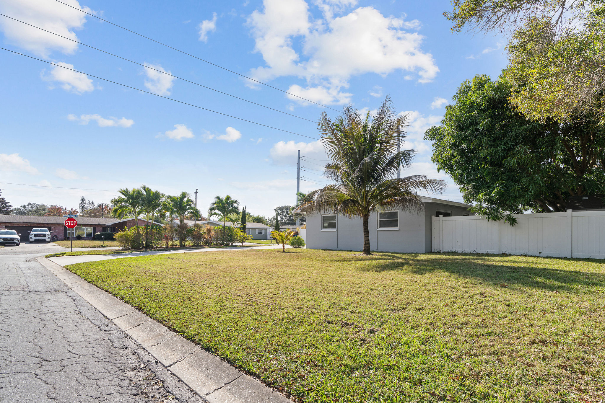 Largo, Florida, 33771, United States, 4 Bedrooms Bedrooms, ,2 BathroomsBathrooms,Residential,For Sale,2005183
