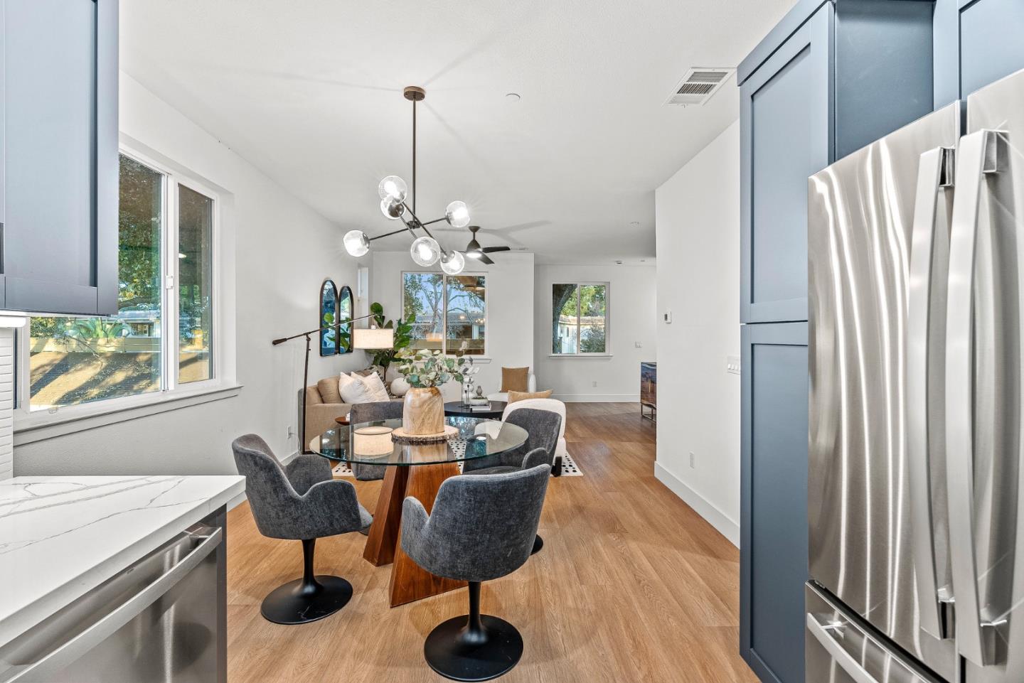 Redwood City, California, 94061, United States, 4 Bedrooms Bedrooms, ,4 BathroomsBathrooms,Residential,For Sale,1987613