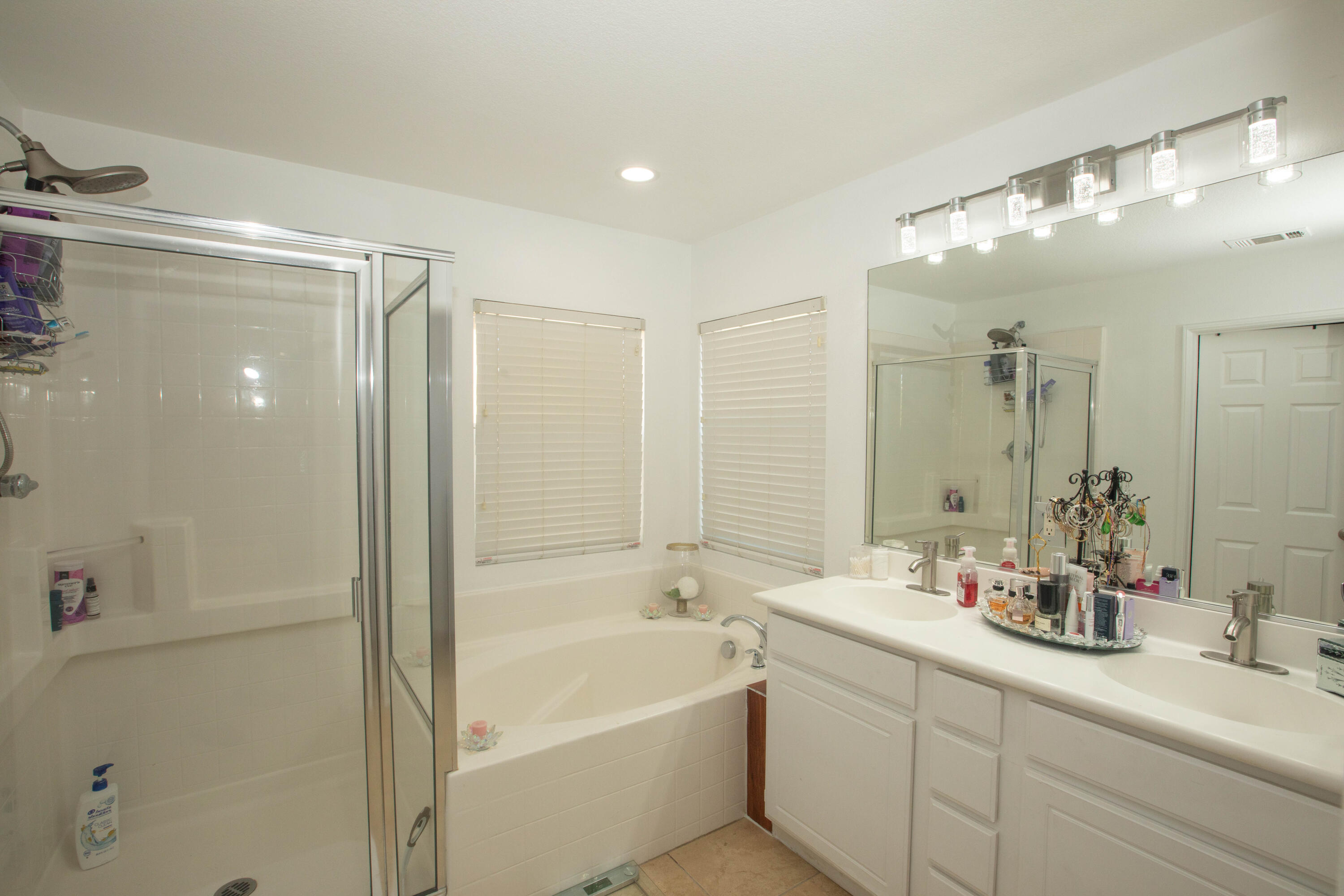 Desert Hot Springs, California, 92240, United States, 5 Bedrooms Bedrooms, ,3 BathroomsBathrooms,Residential,For Sale,1940409