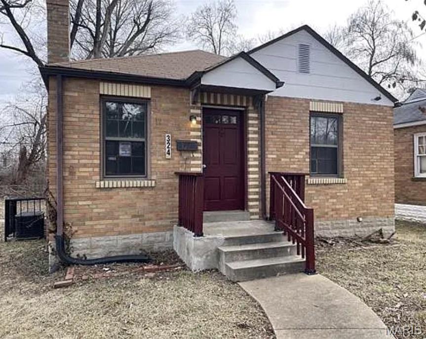 Henquin Dr, Saint Louis, MO 63135