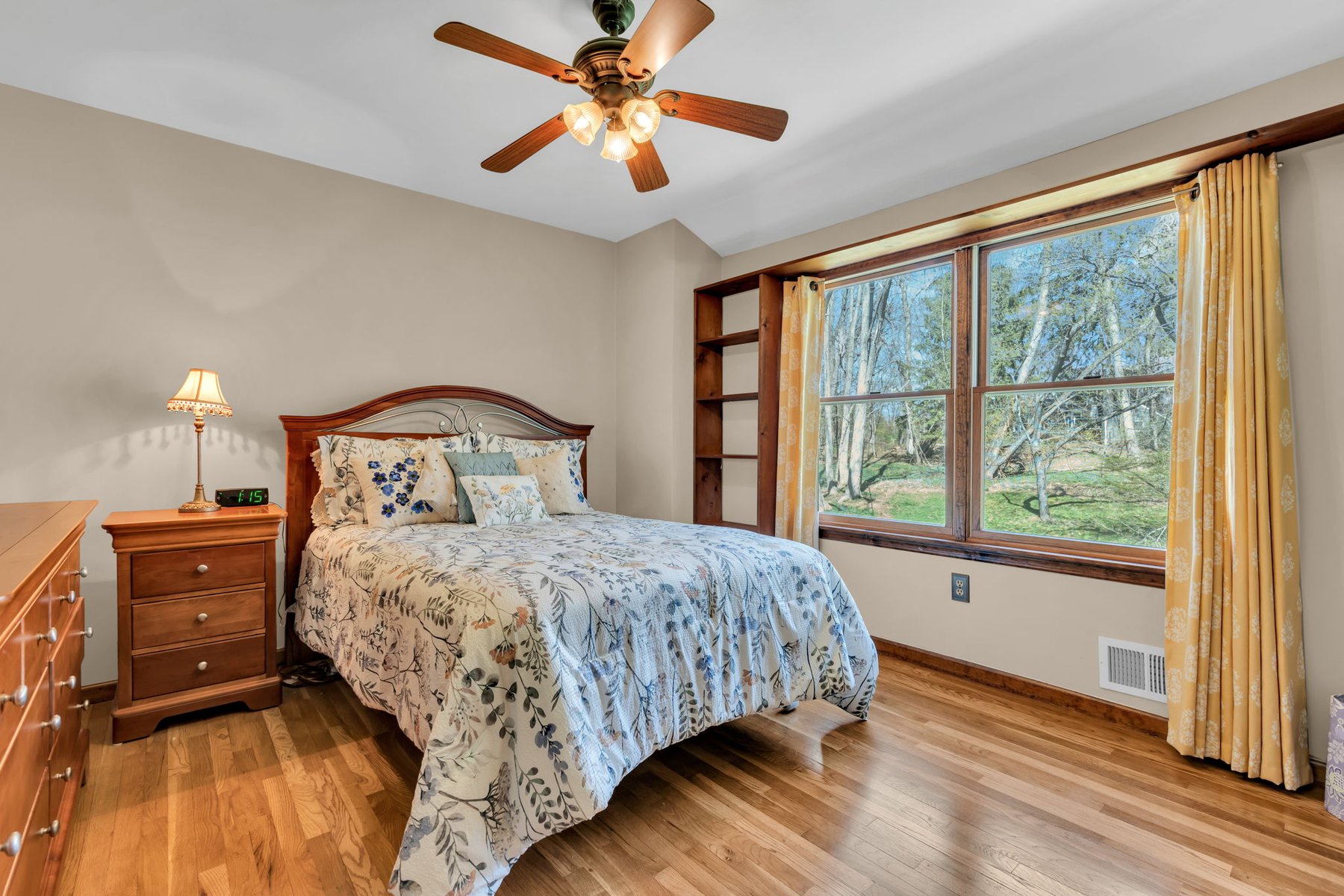  Spacious Middletown Colonial with Updates - 物件實景