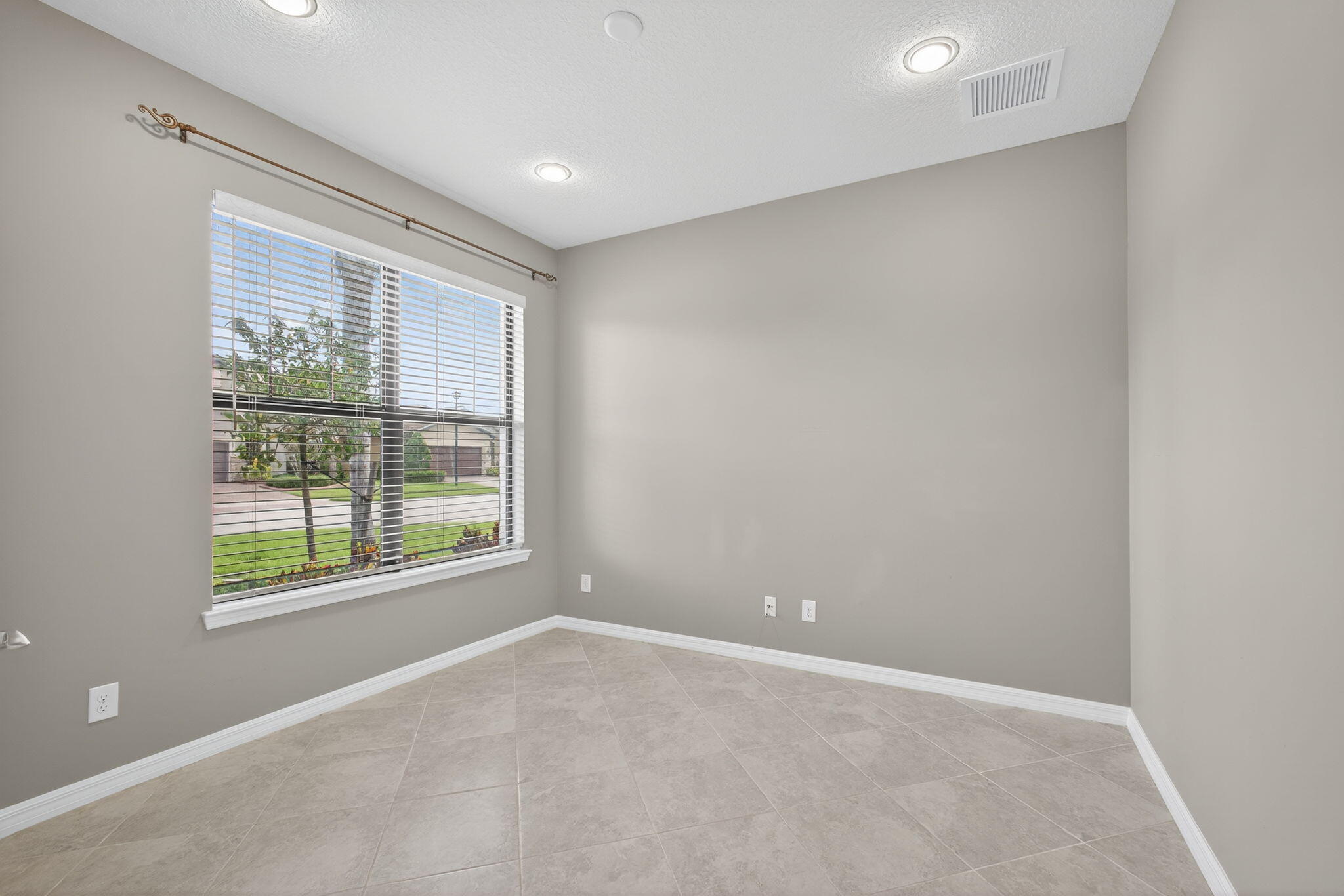 Port Saint Lucie, Florida, 34984, United States, 3 Bedrooms Bedrooms, ,2 BathroomsBathrooms,Residential,For Sale,1895716