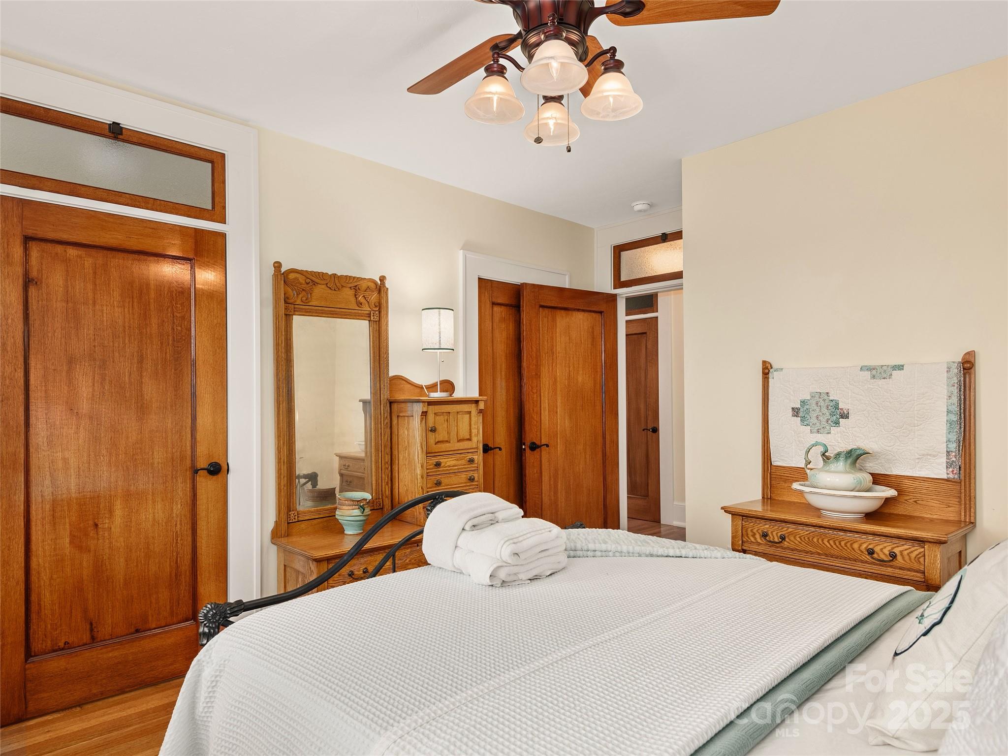 Hendersonville, North Carolina, 28739, United States, 2 Bedrooms Bedrooms, ,2 BathroomsBathrooms,Residential,For Sale,1944998