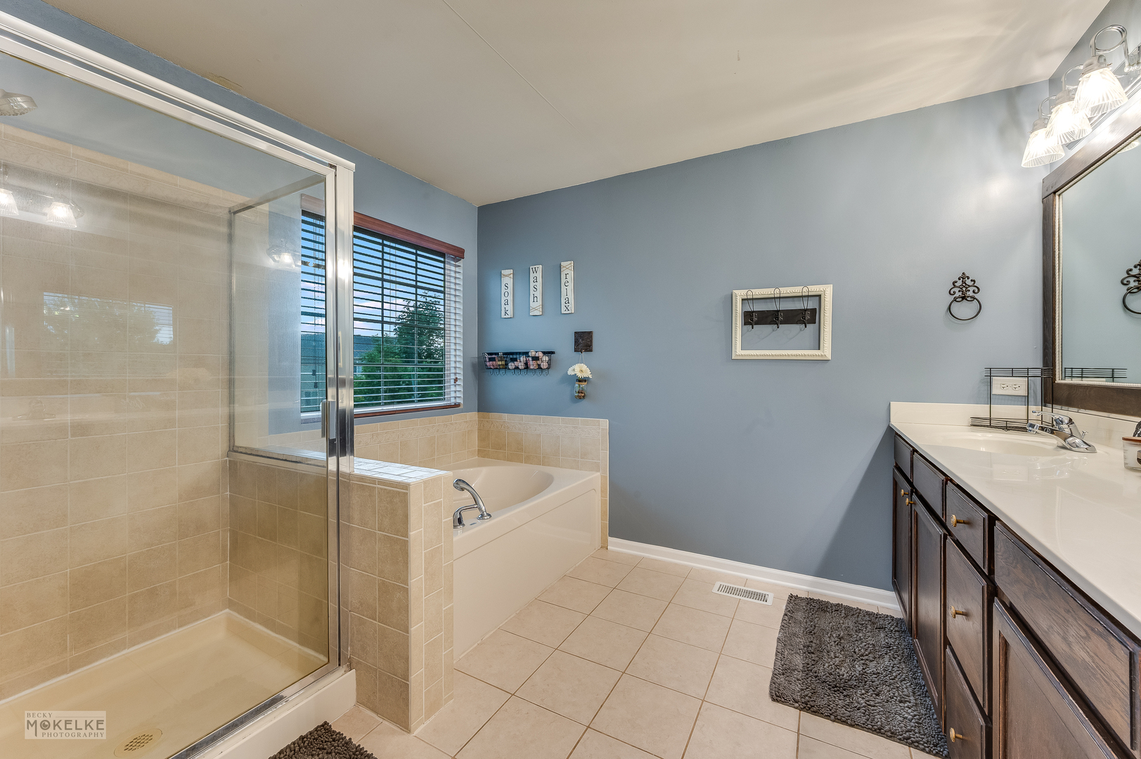 Oswego, Illinois, 60543, United States, 5 Bedrooms Bedrooms, ,3 BathroomsBathrooms,Residential,For Sale,1955340