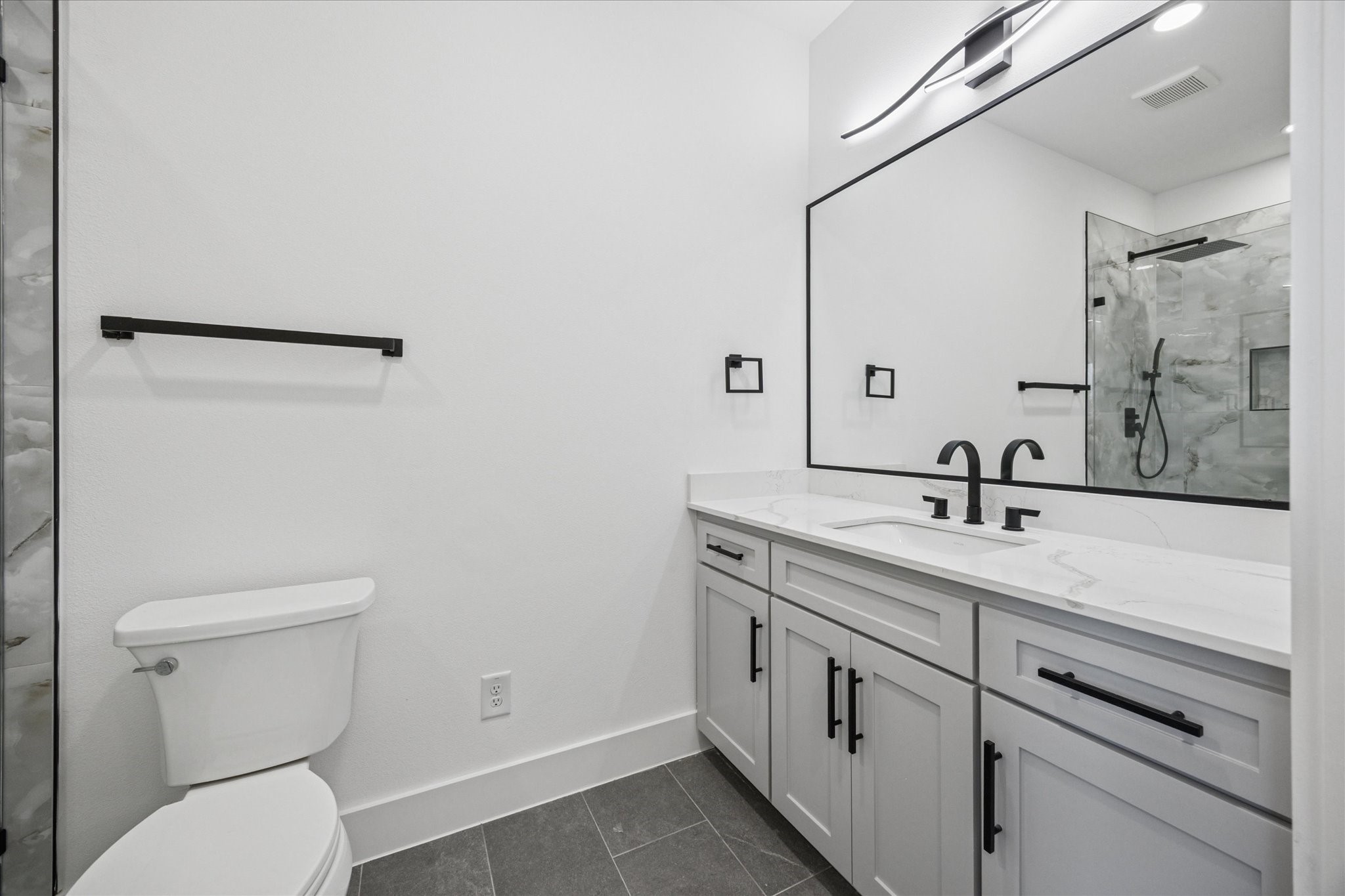North Richland Hills, Texas, 76182, United States, 5 Bedrooms Bedrooms, ,5 BathroomsBathrooms,Residential,For Sale,1896745