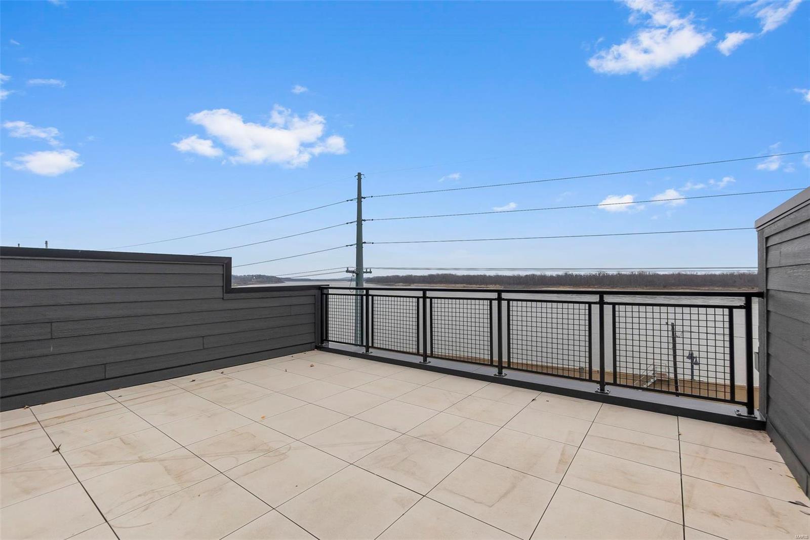 Cape Girardeau, Missouri, 63701, United States, 2 Bedrooms Bedrooms, ,4 BathroomsBathrooms,Residential,For Sale,1982868