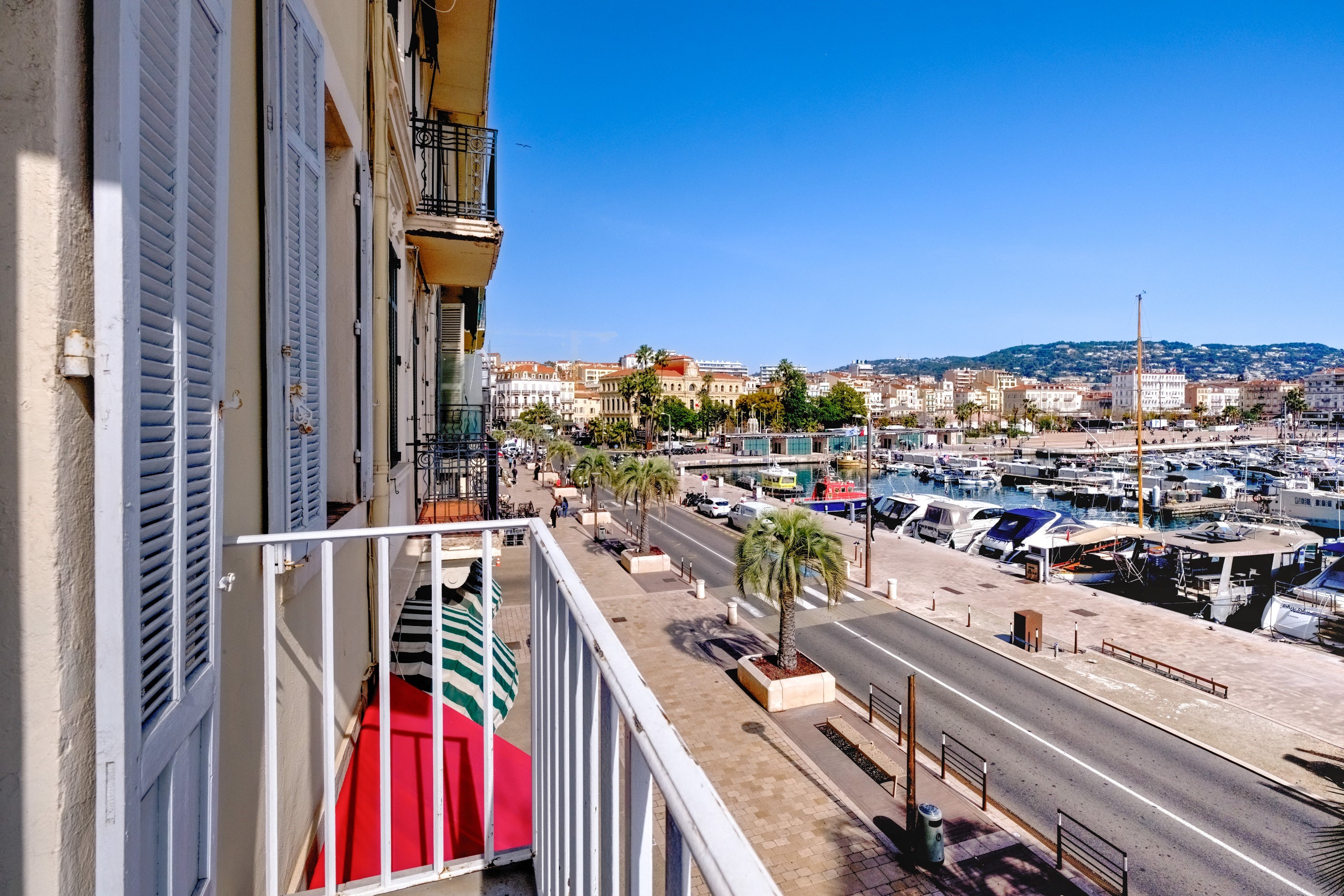  Cannes 2 bedroom apartment 55 sqm with Old Port view, quai Saint-Pierre - 物件實景