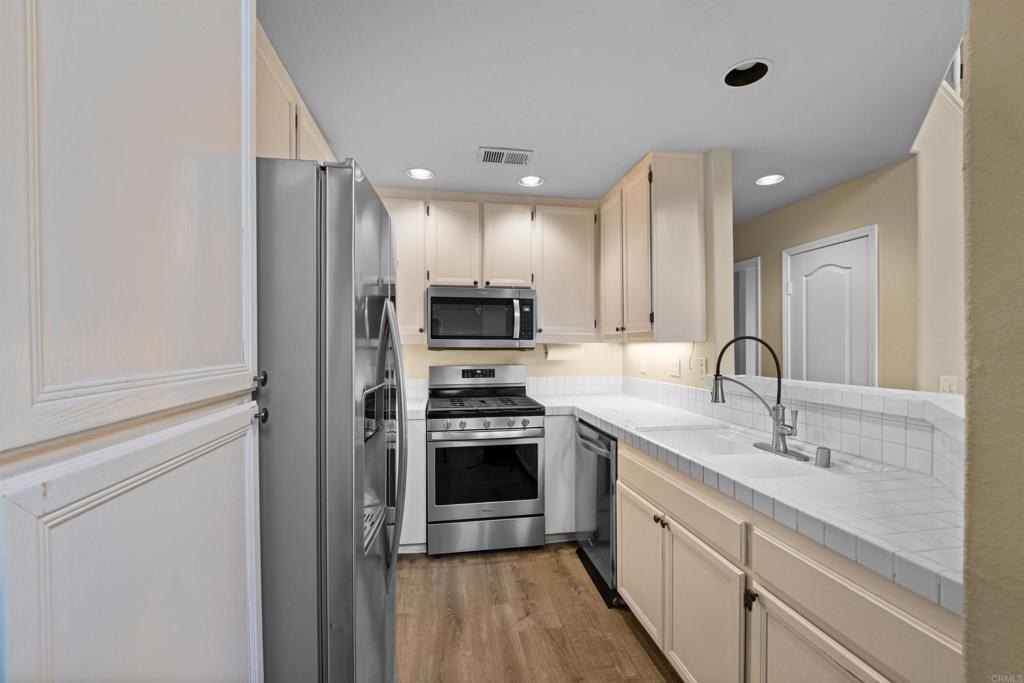 San Diego, California, 92128, United States, 2 Bedrooms Bedrooms, ,2 BathroomsBathrooms,Residential,For Sale,1919776