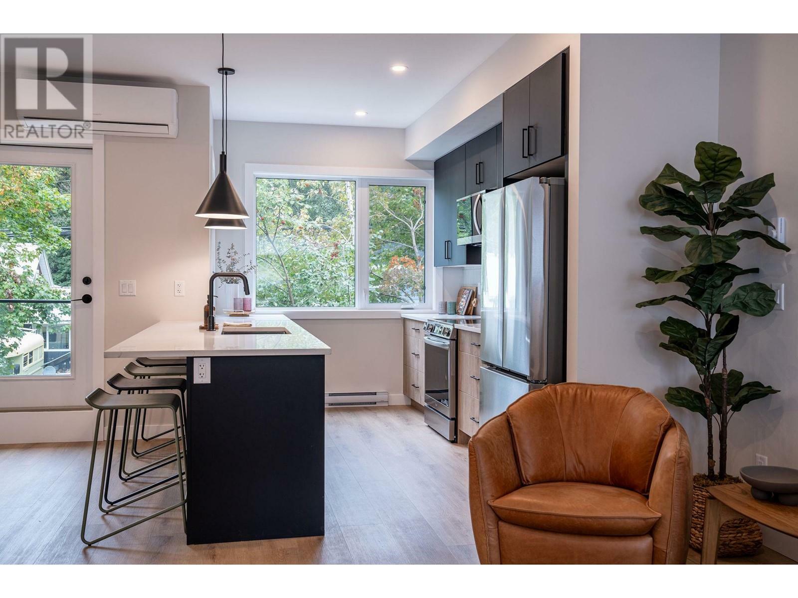 REVELSTOKE, British Columbia, V0E 2S0, CA, 3 Bedrooms Bedrooms, ,3 BathroomsBathrooms,Residential,For Sale,1839085